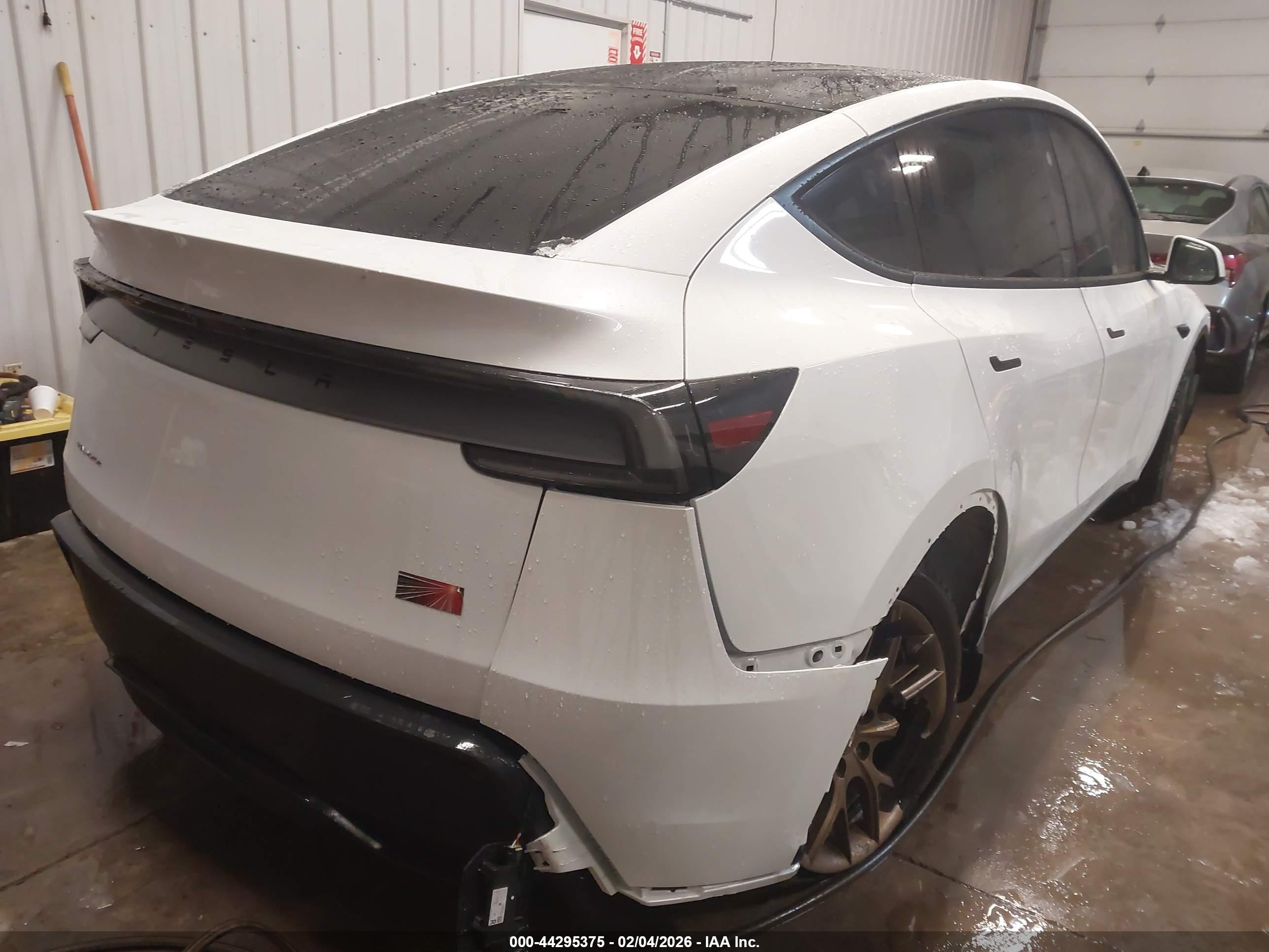 TESLA MODEL image 4