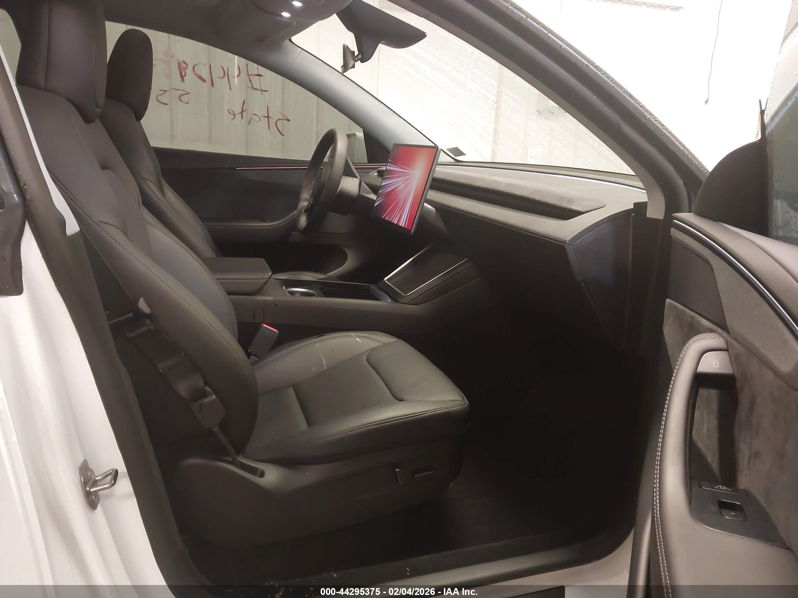 TESLA MODEL image 5