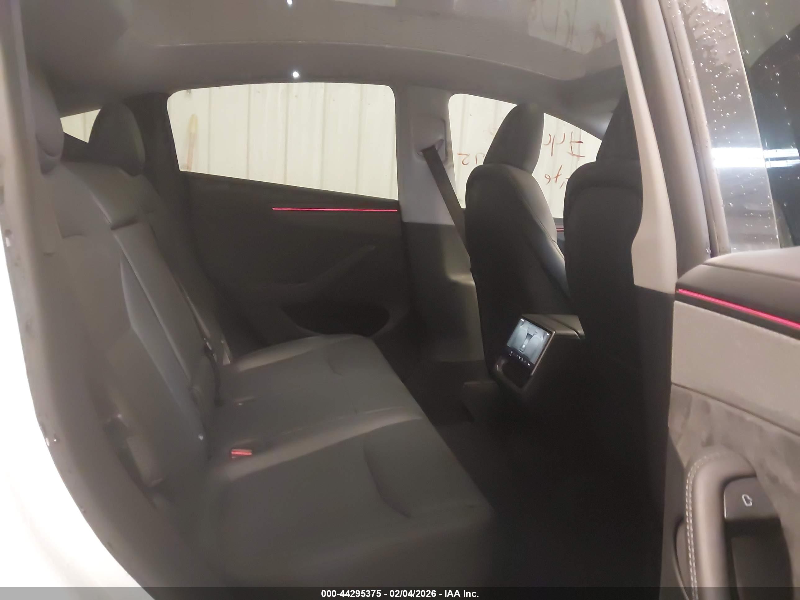 TESLA MODEL image 8