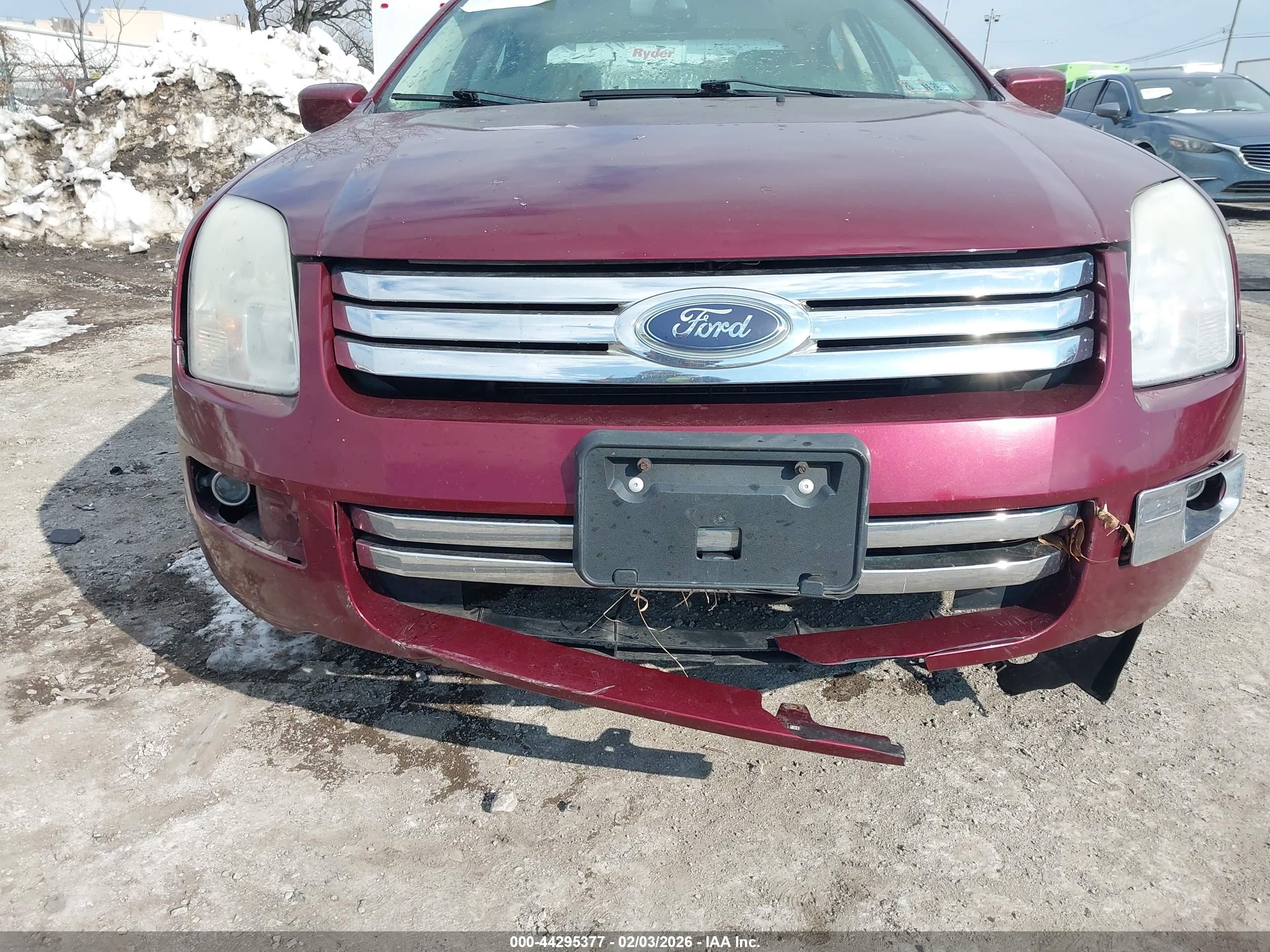 FORD FUSION image 6