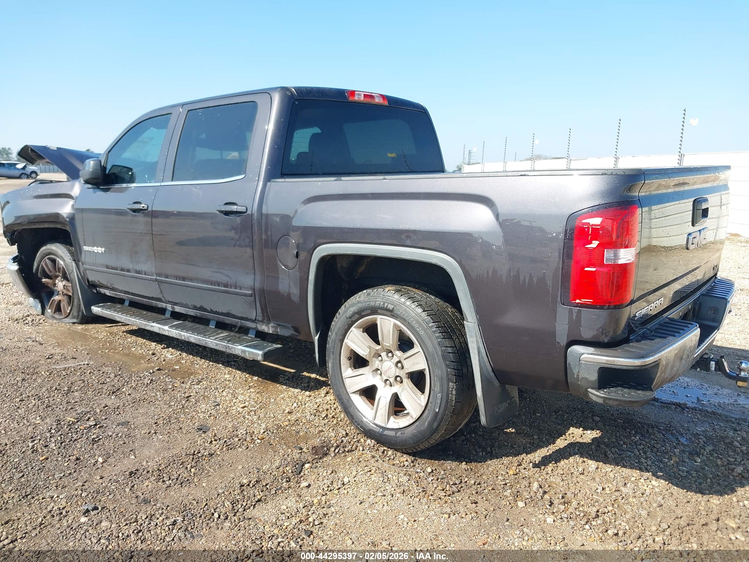GMC SIERRA image 3
