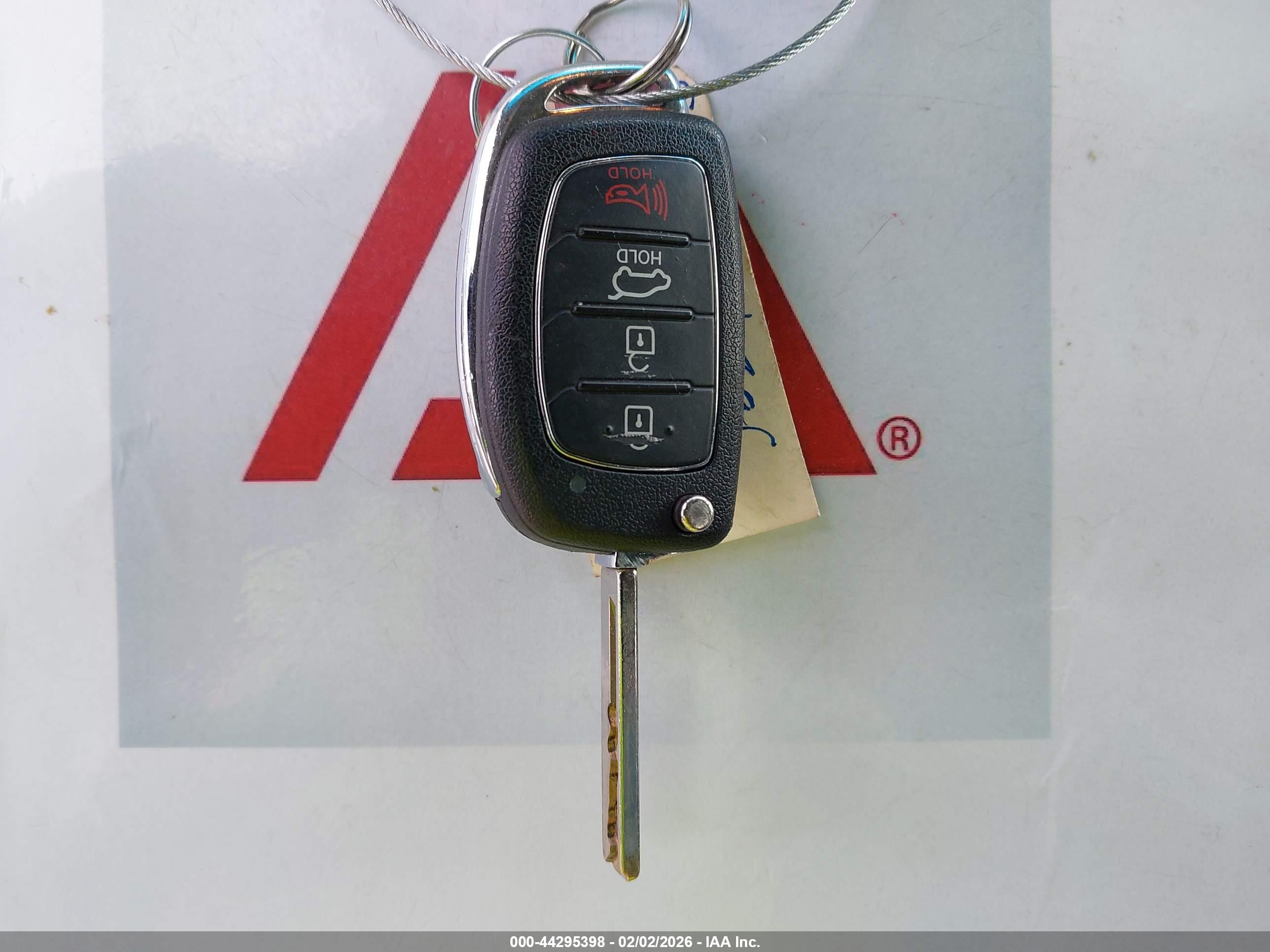 HYUNDAI SANTA image 11