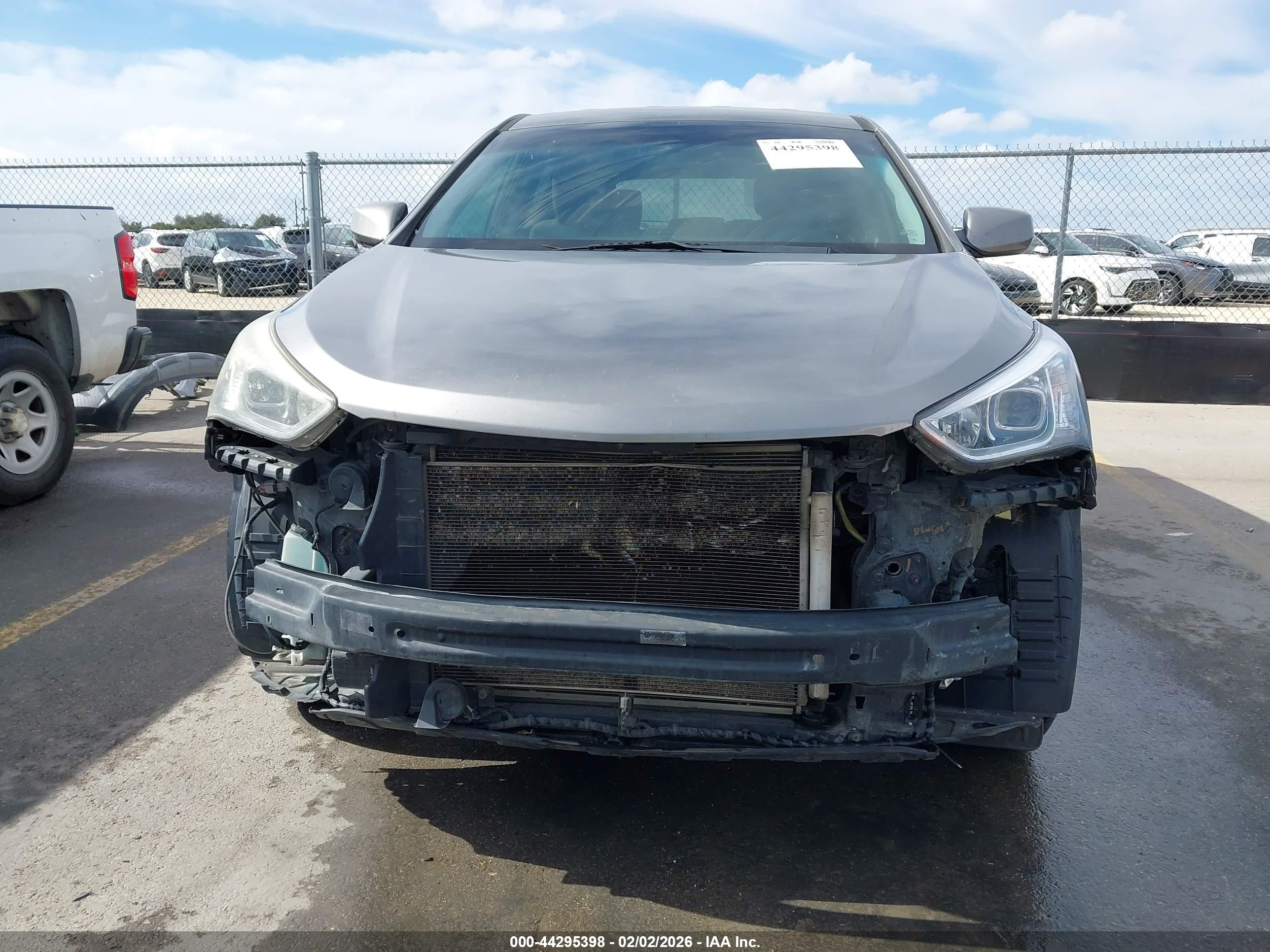 HYUNDAI SANTA image 6