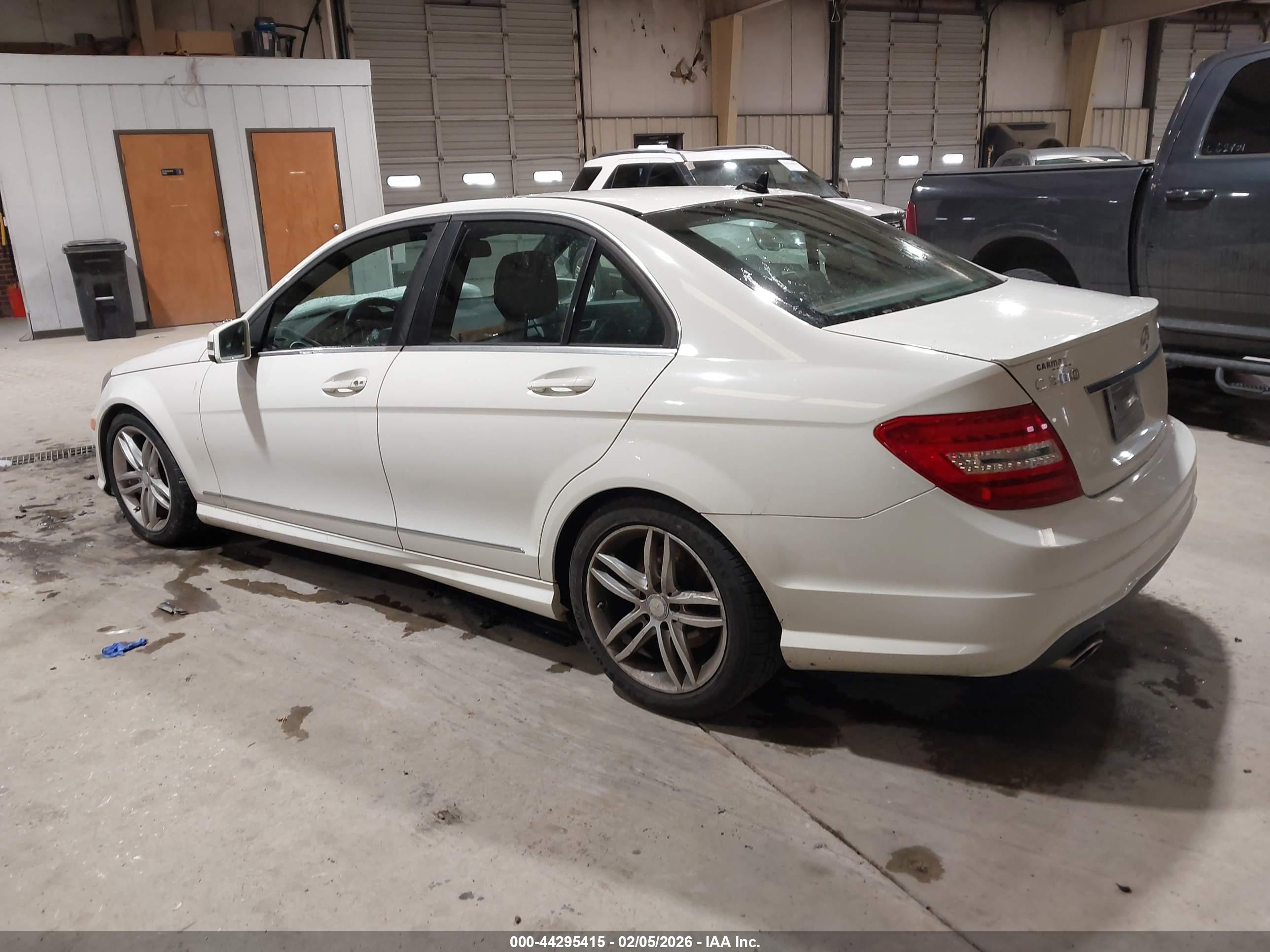 MERCEDES-BENZ C image 3
