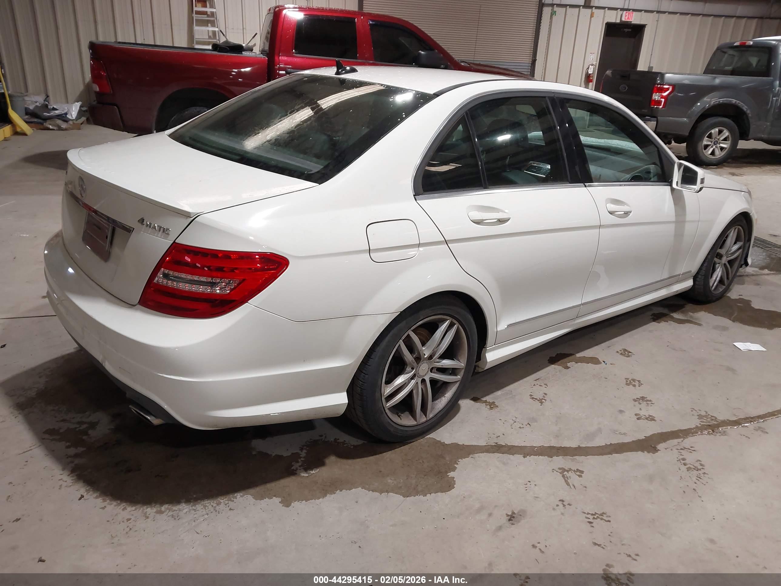 MERCEDES-BENZ C image 4