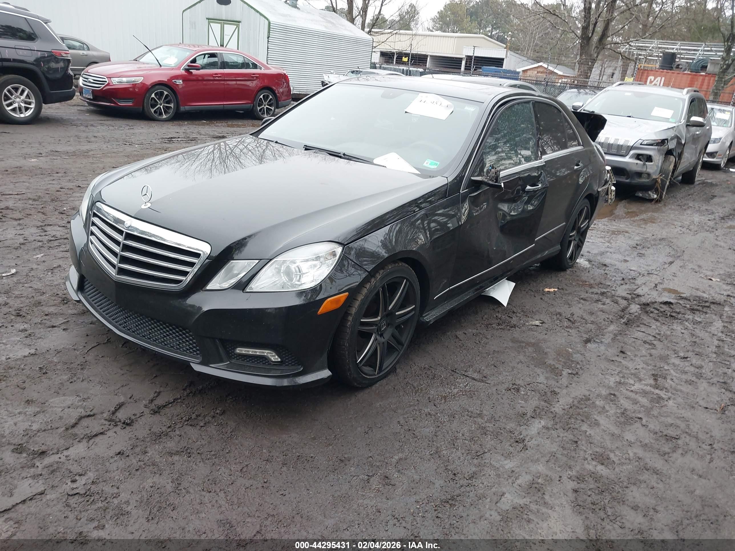 MERCEDES-BENZ E image 2