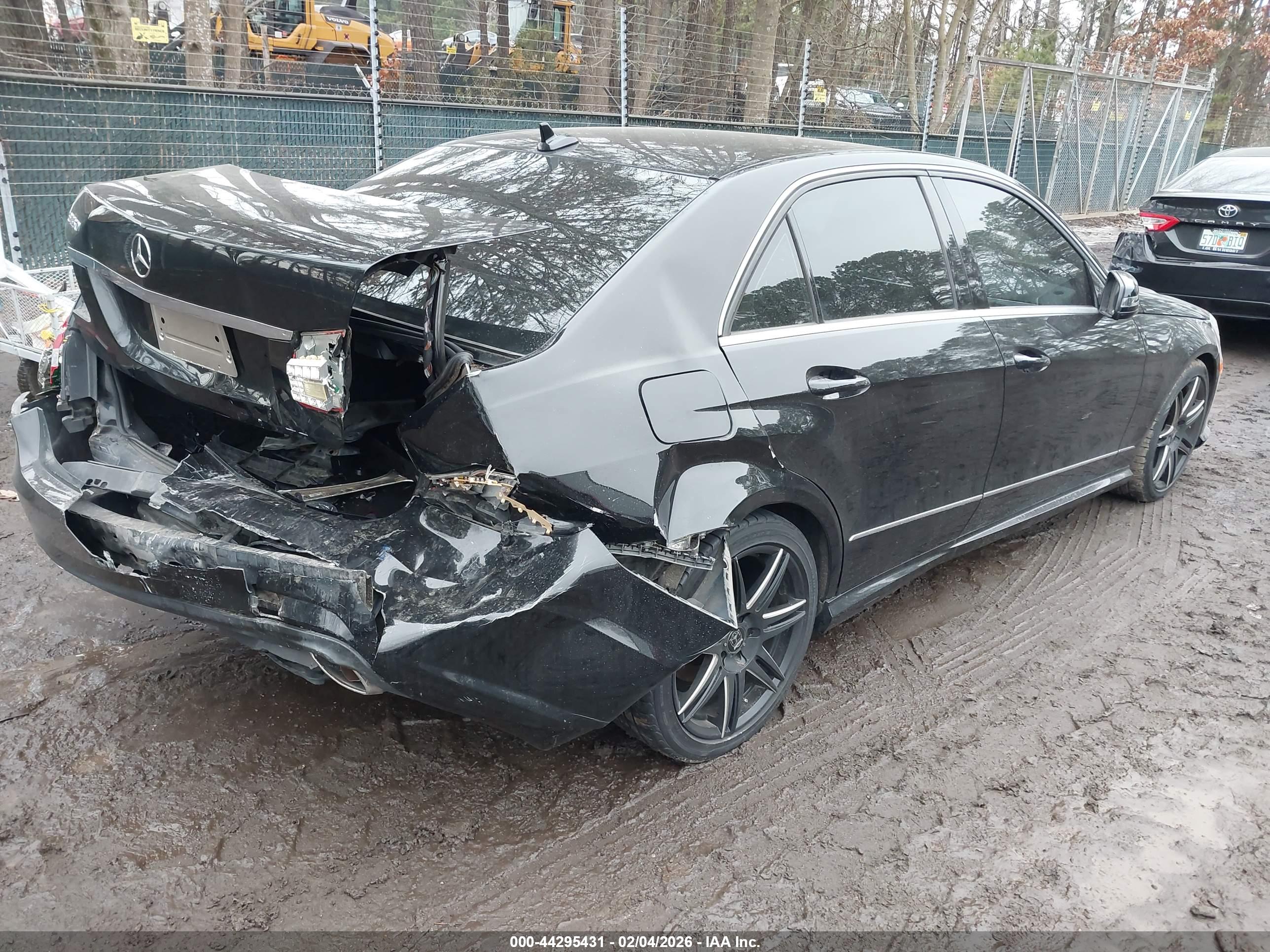 MERCEDES-BENZ E image 4