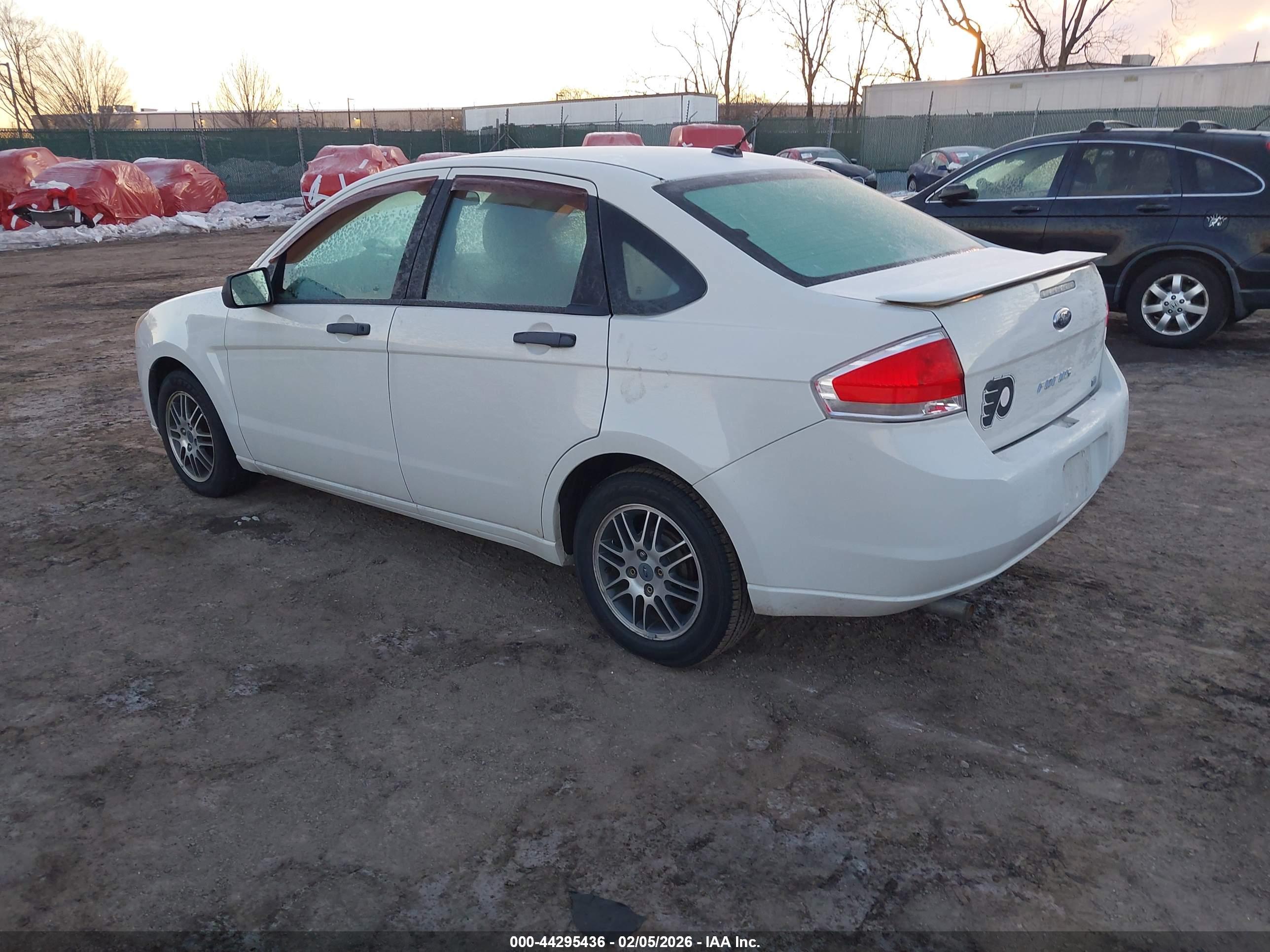 FORD FOCUS image 3