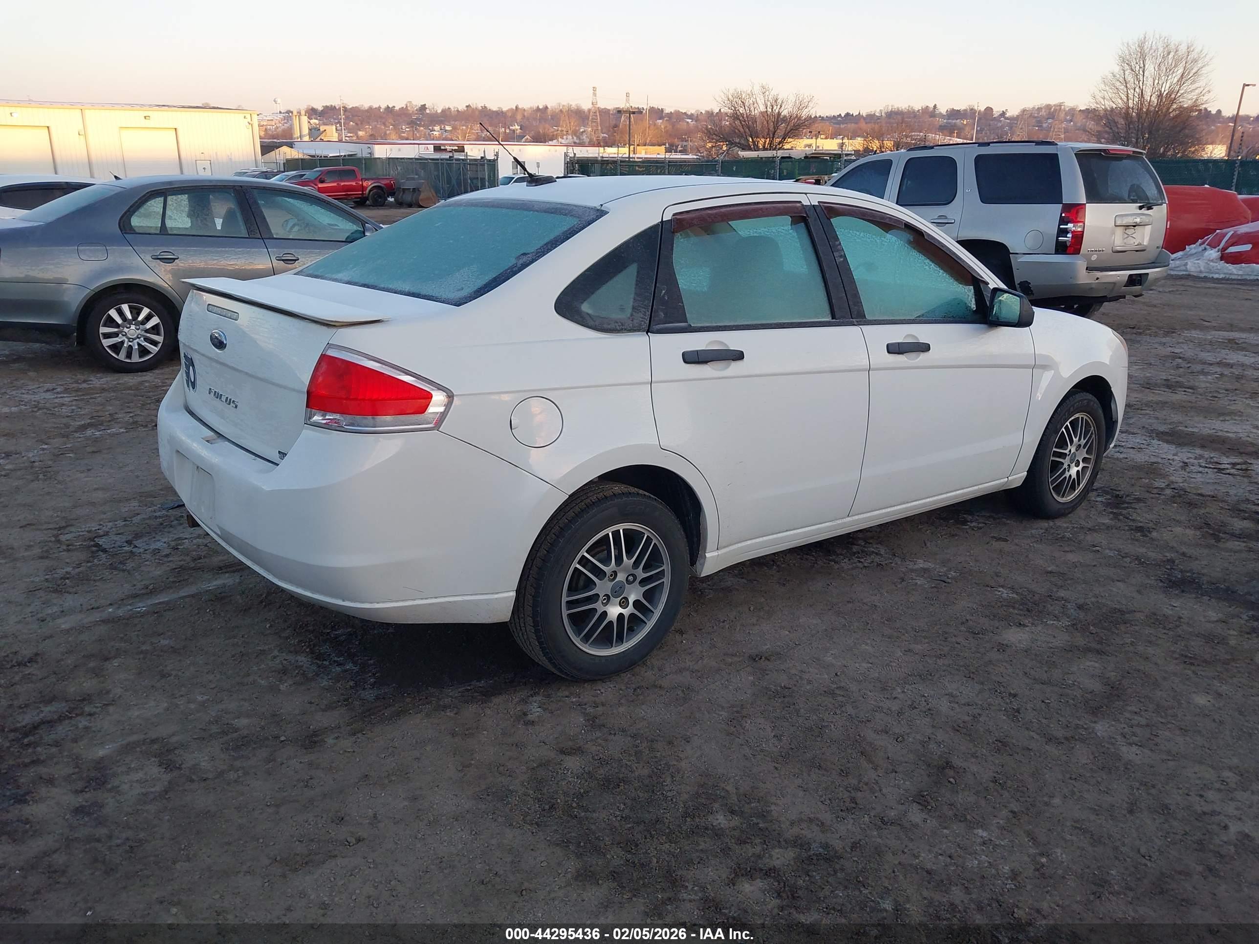 FORD FOCUS image 4