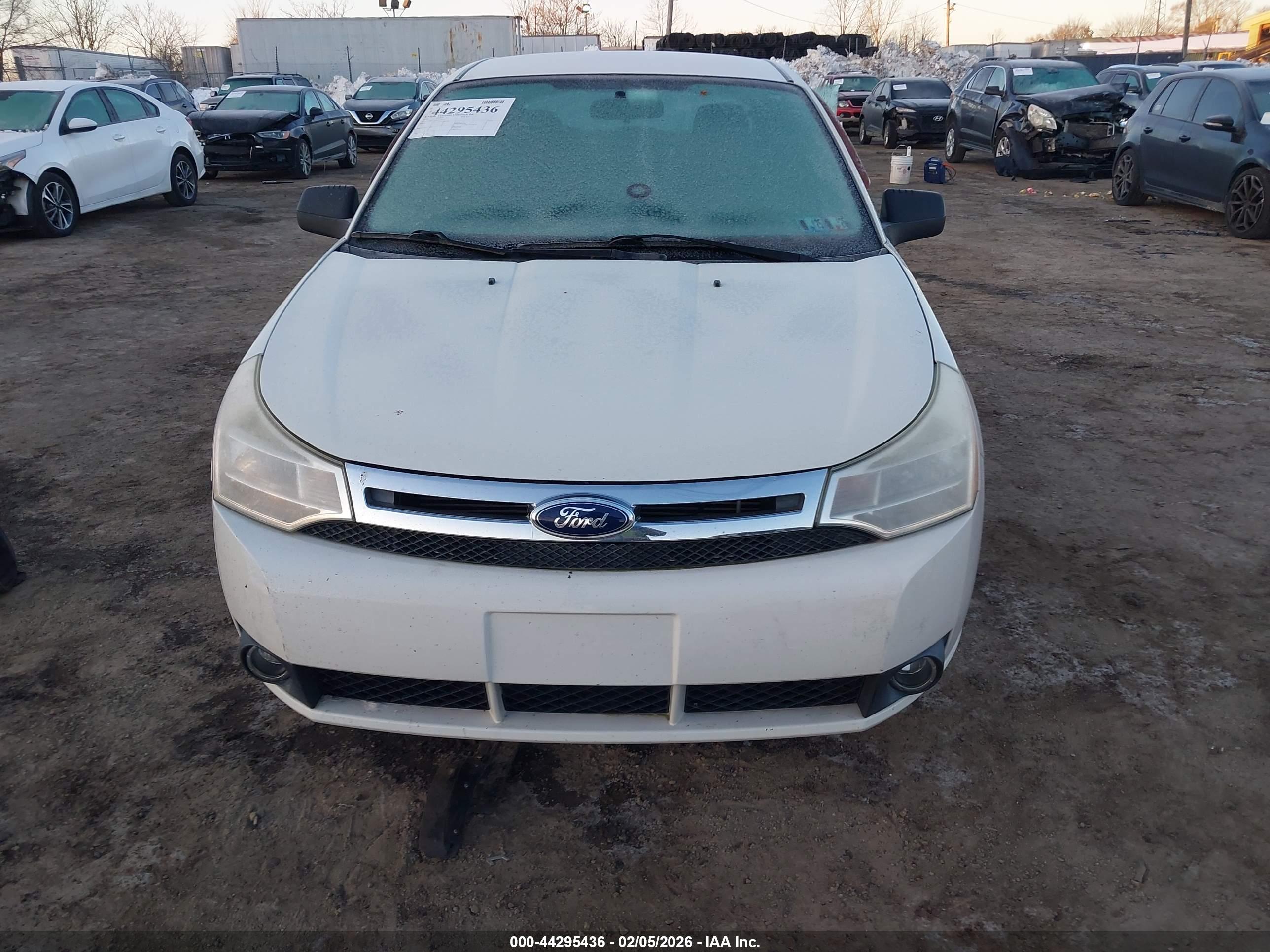 FORD FOCUS image 6