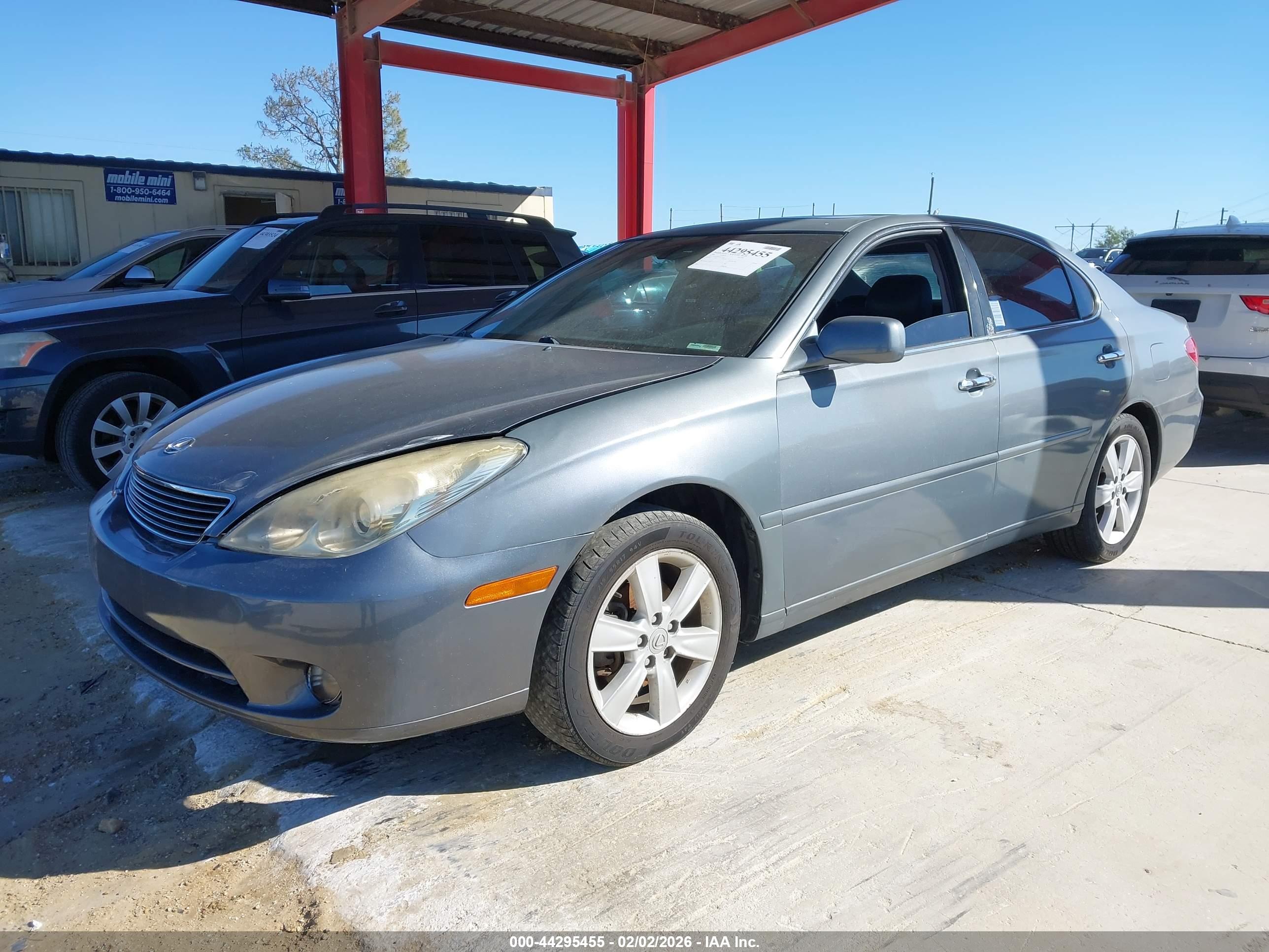 LEXUS ES image 2