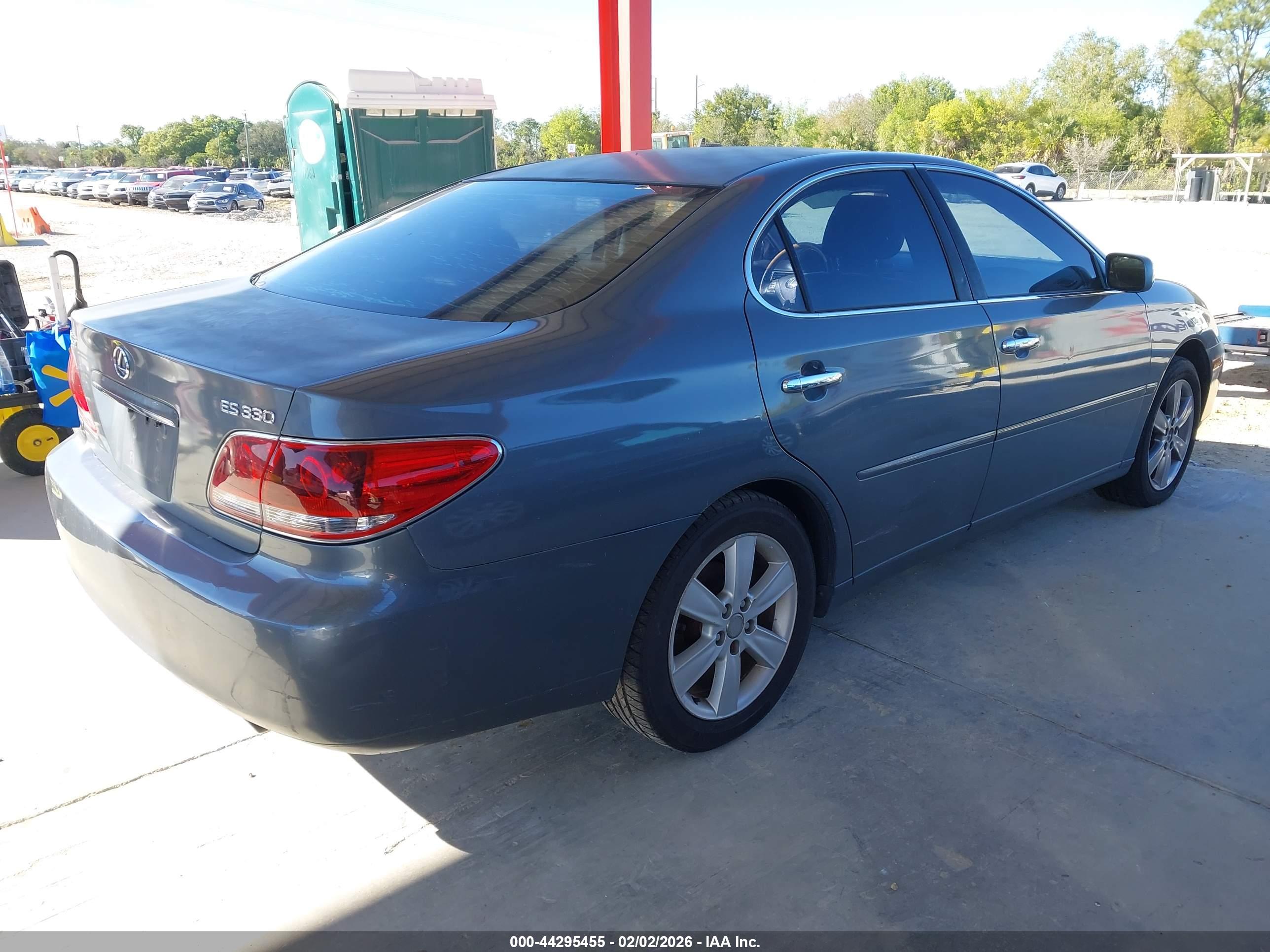 LEXUS ES image 4