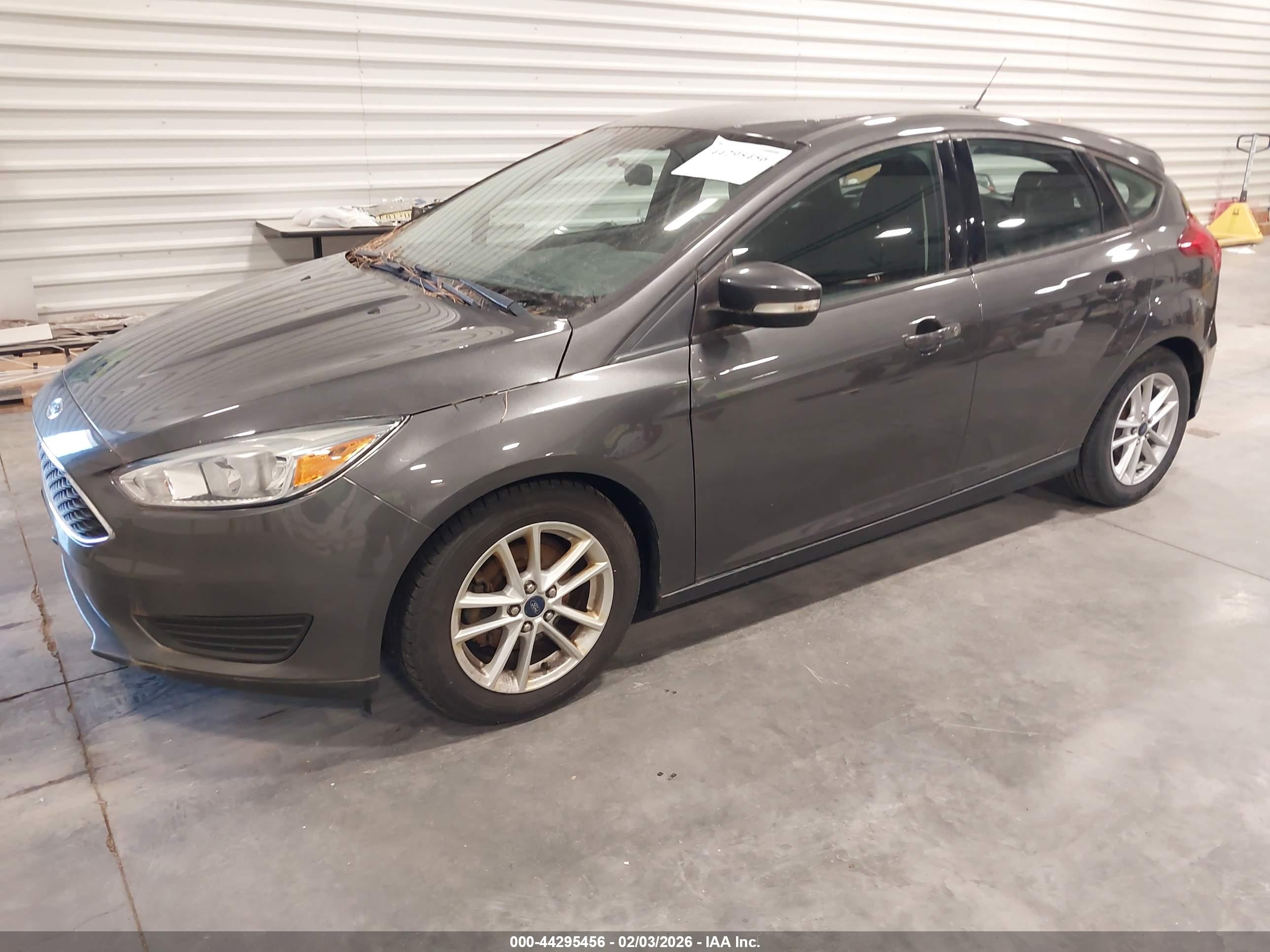 FORD FOCUS image 2