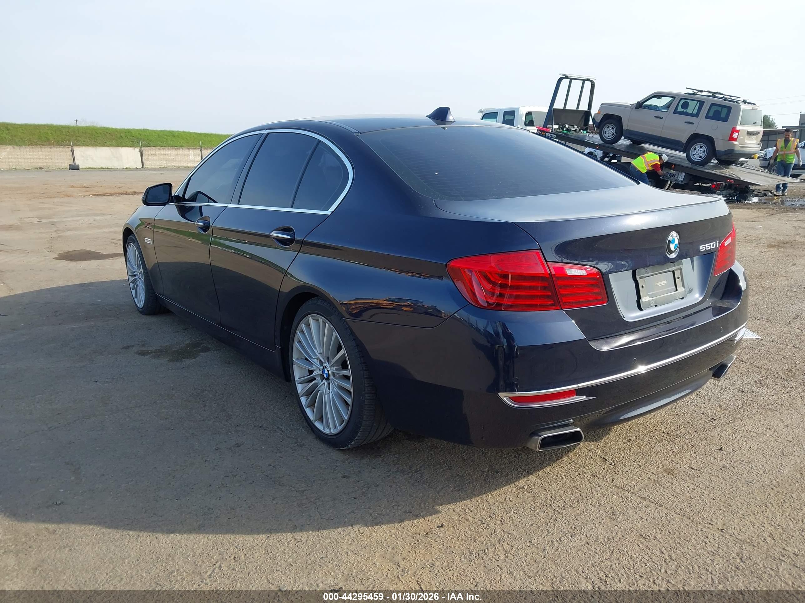 BMW 550I image 3