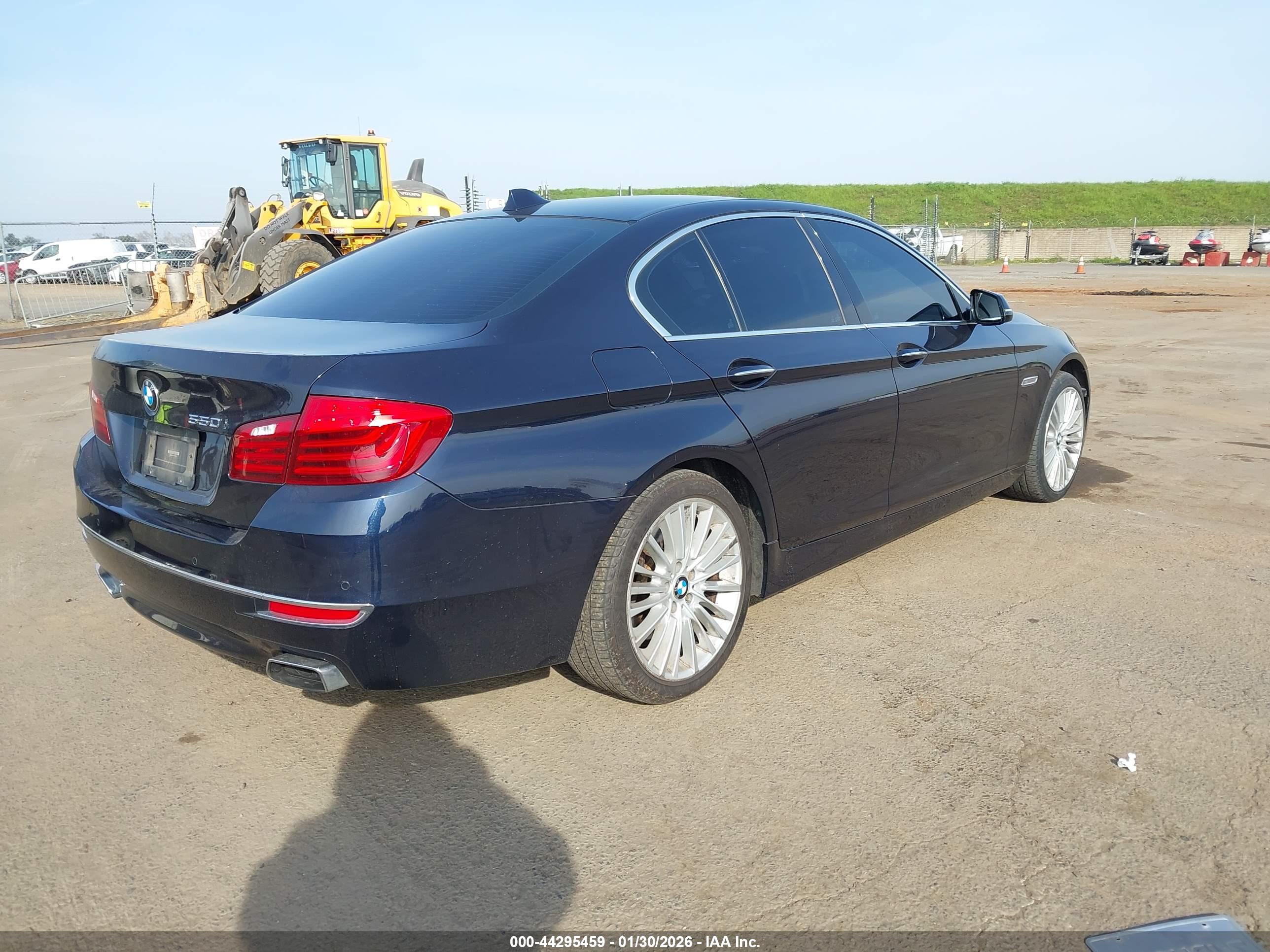BMW 550I image 4