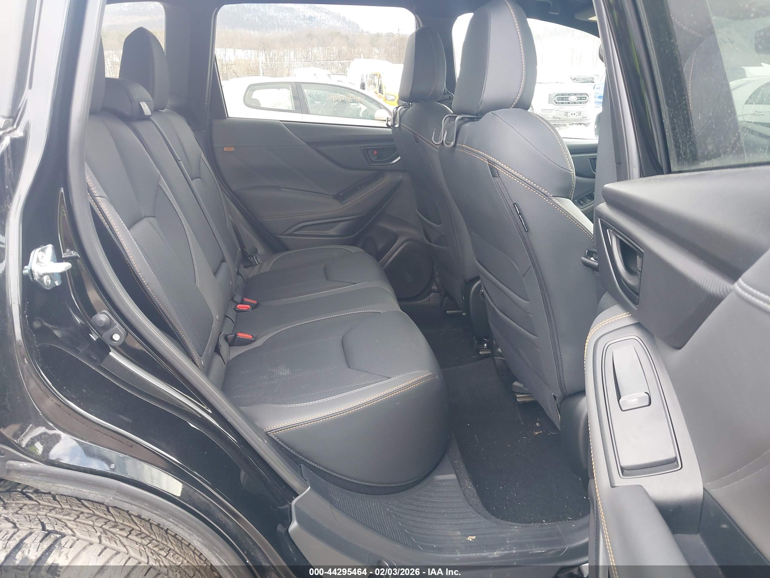 SUBARU FORESTER image 8