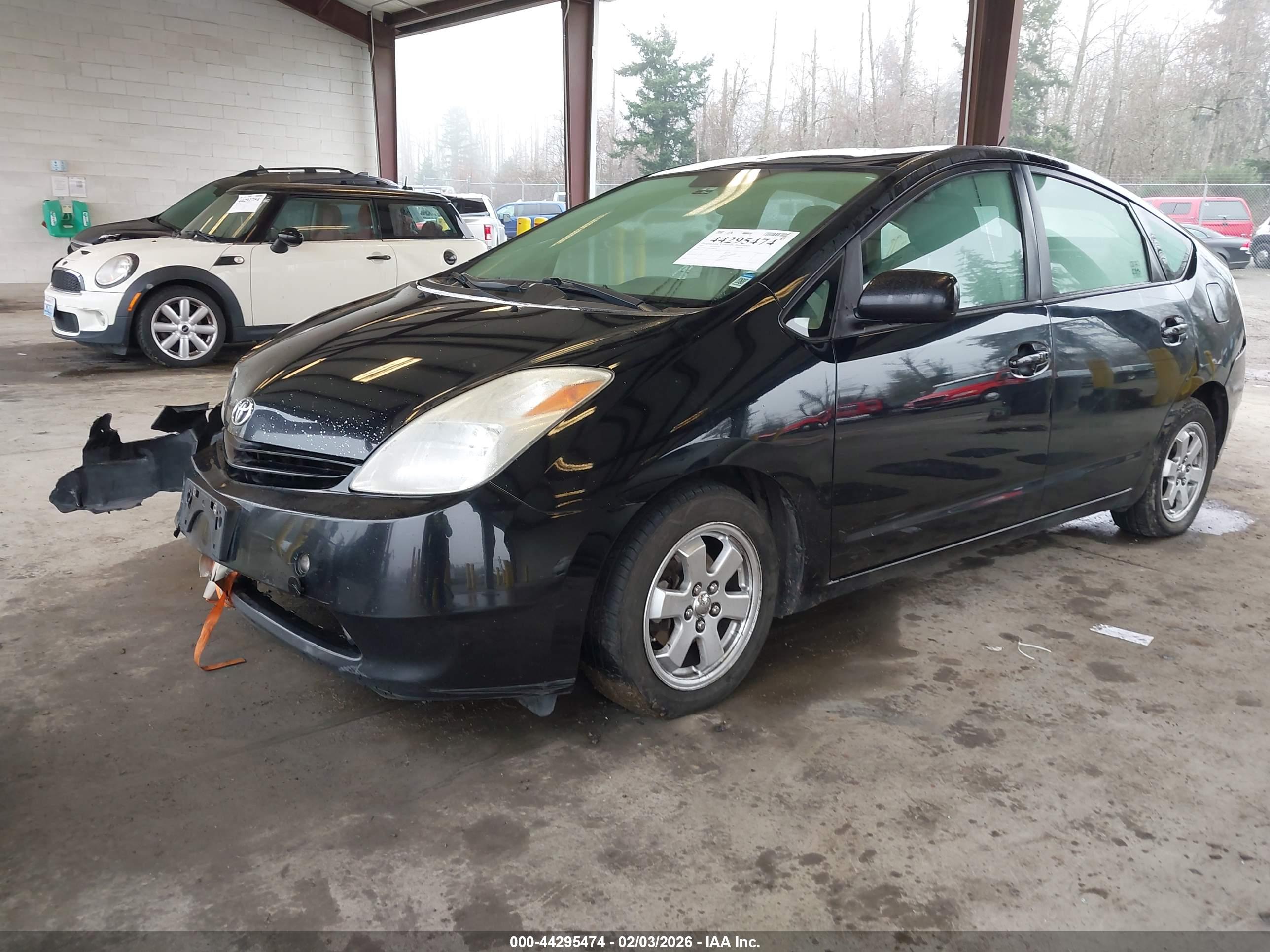 TOYOTA PRIUS image 2