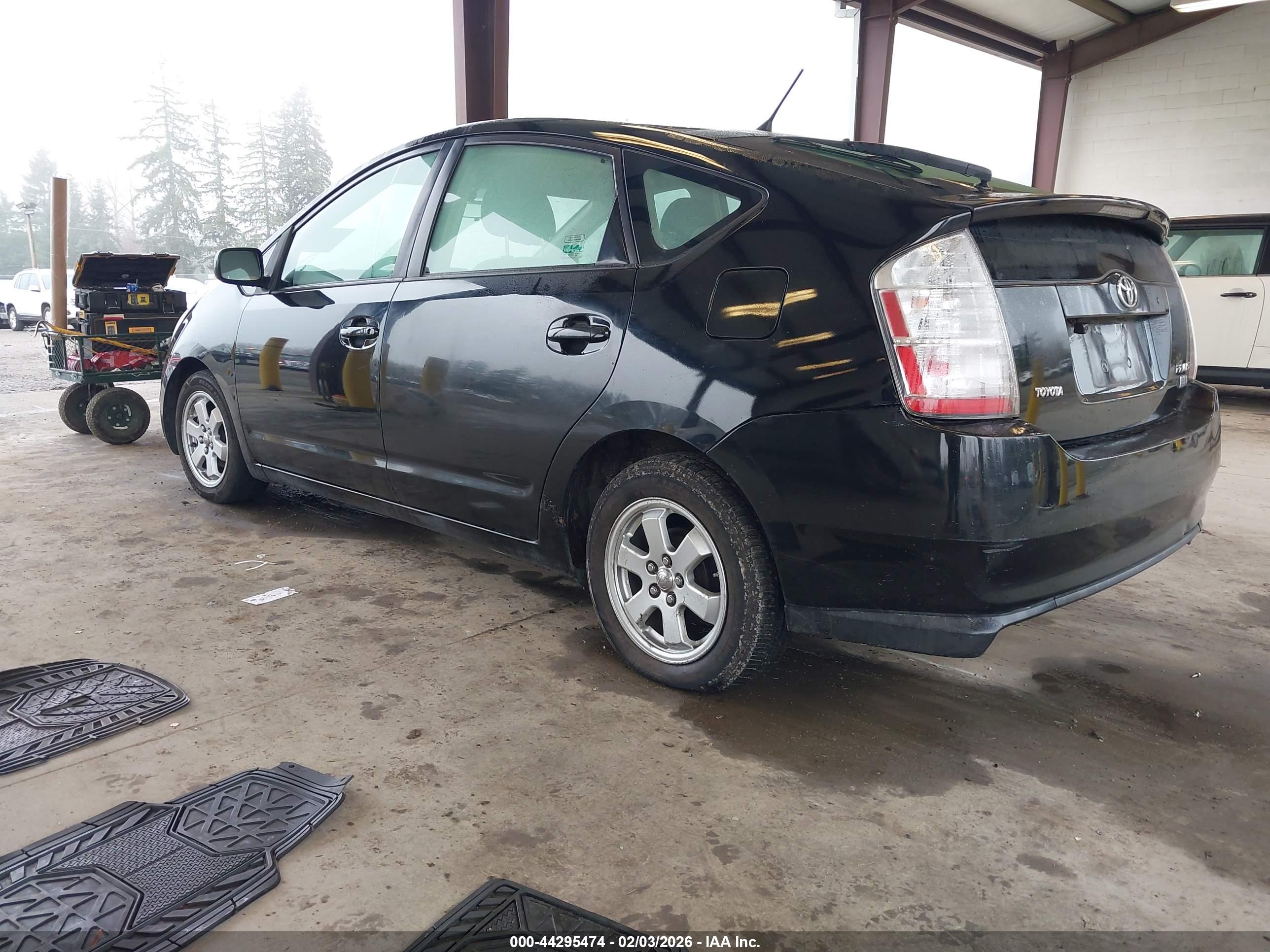 TOYOTA PRIUS image 3
