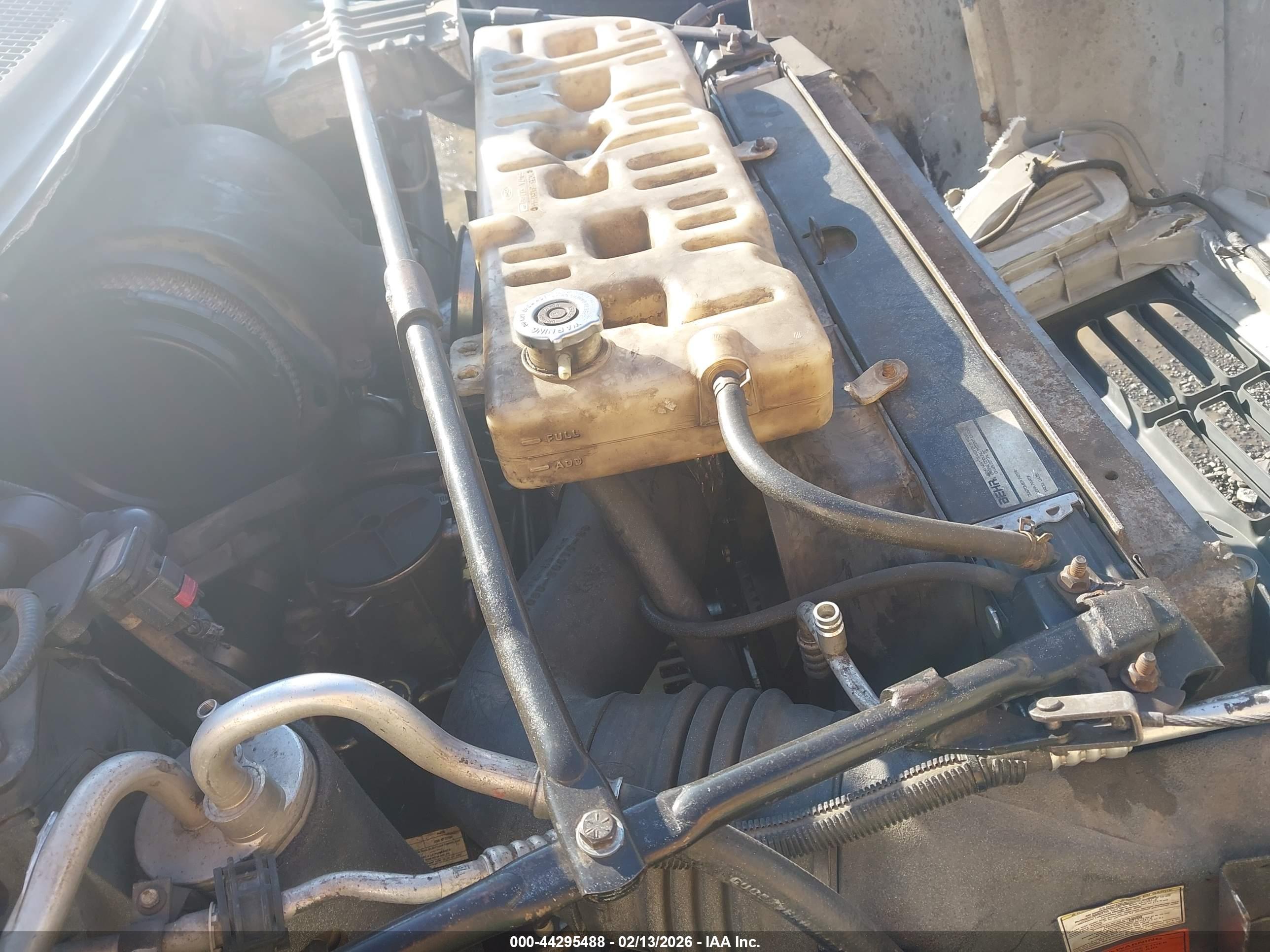 FORD F-650 image 10