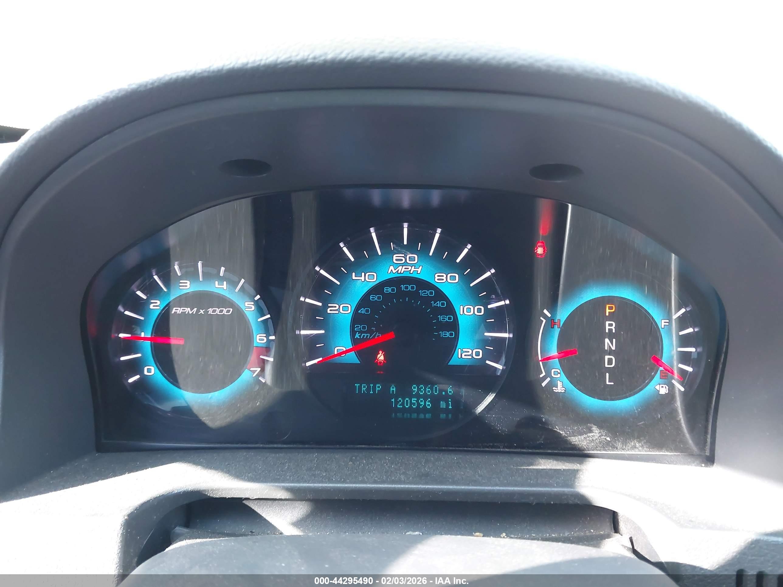 FORD FUSION image 7