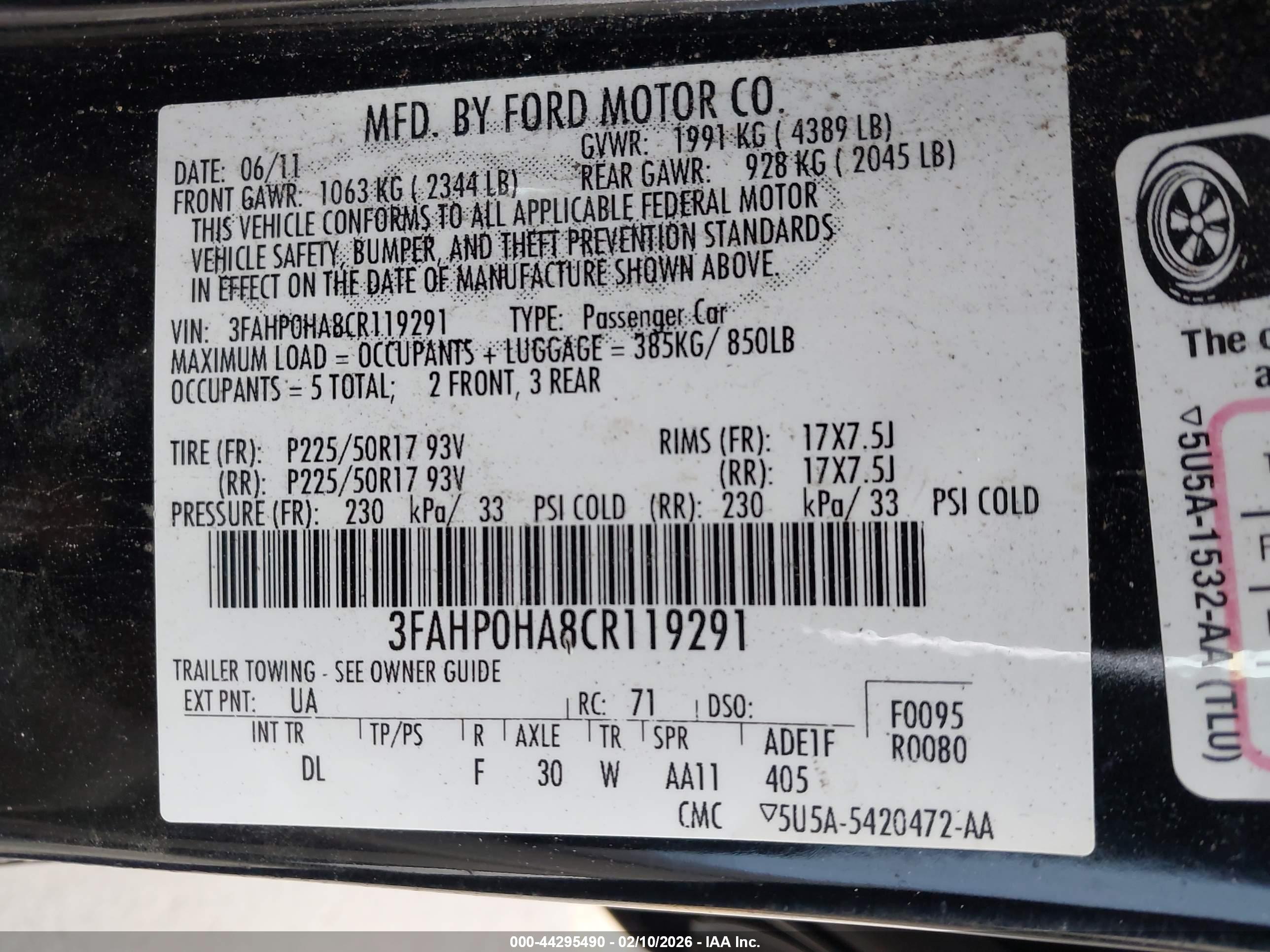 FORD FUSION image 9
