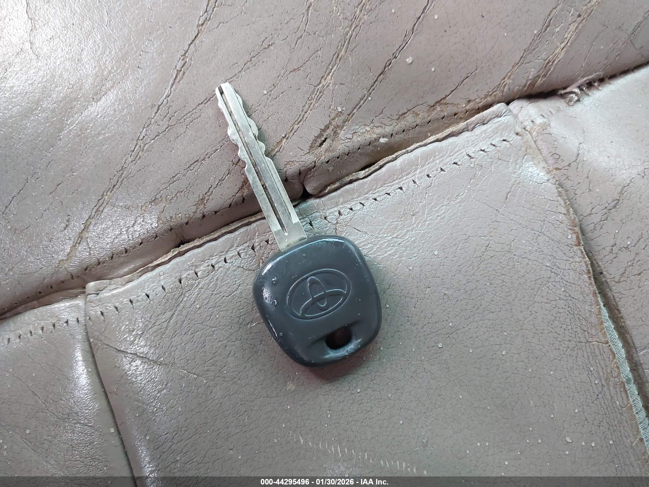 TOYOTA 4RUNNER image 11