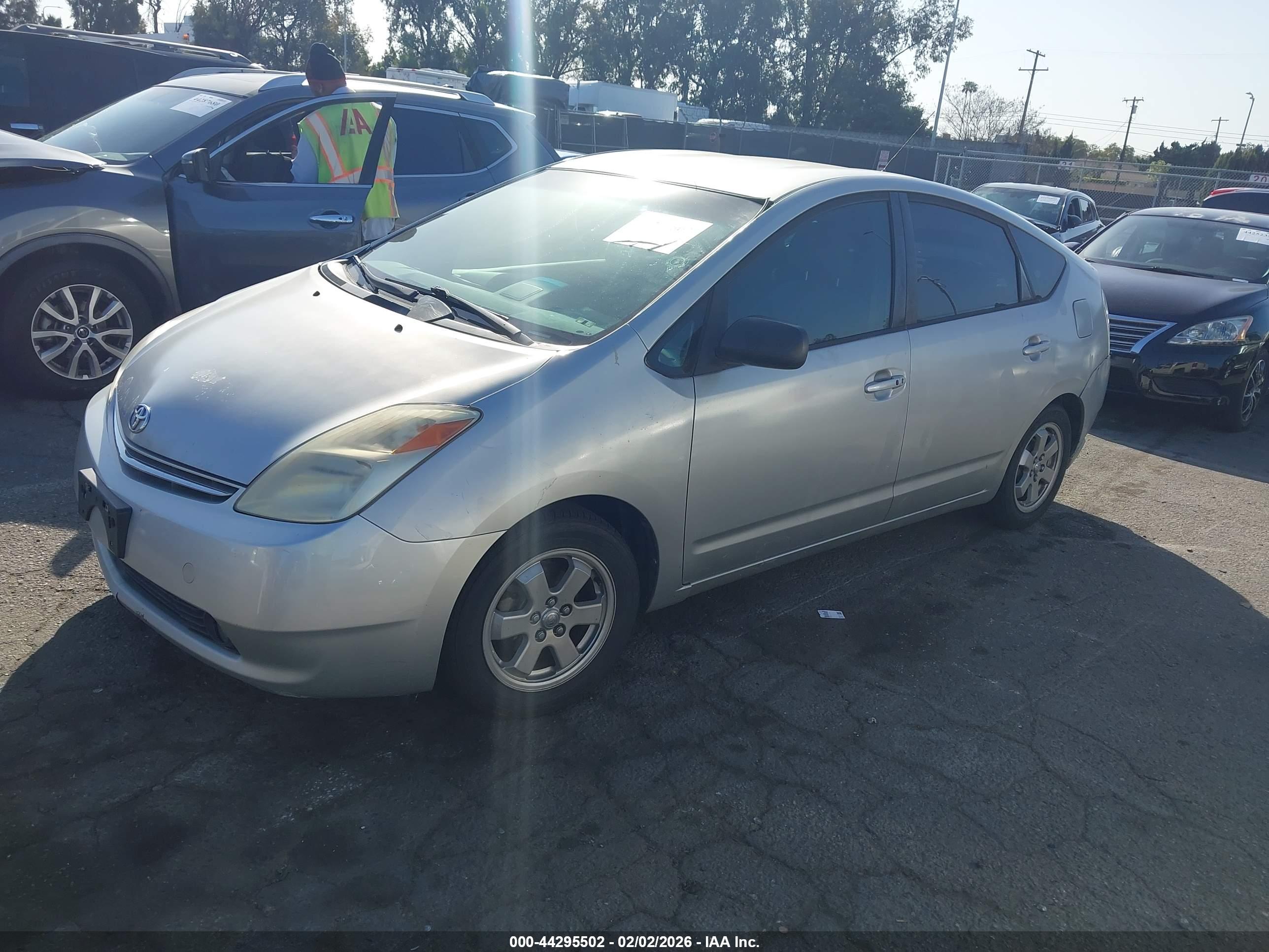 TOYOTA PRIUS image 2