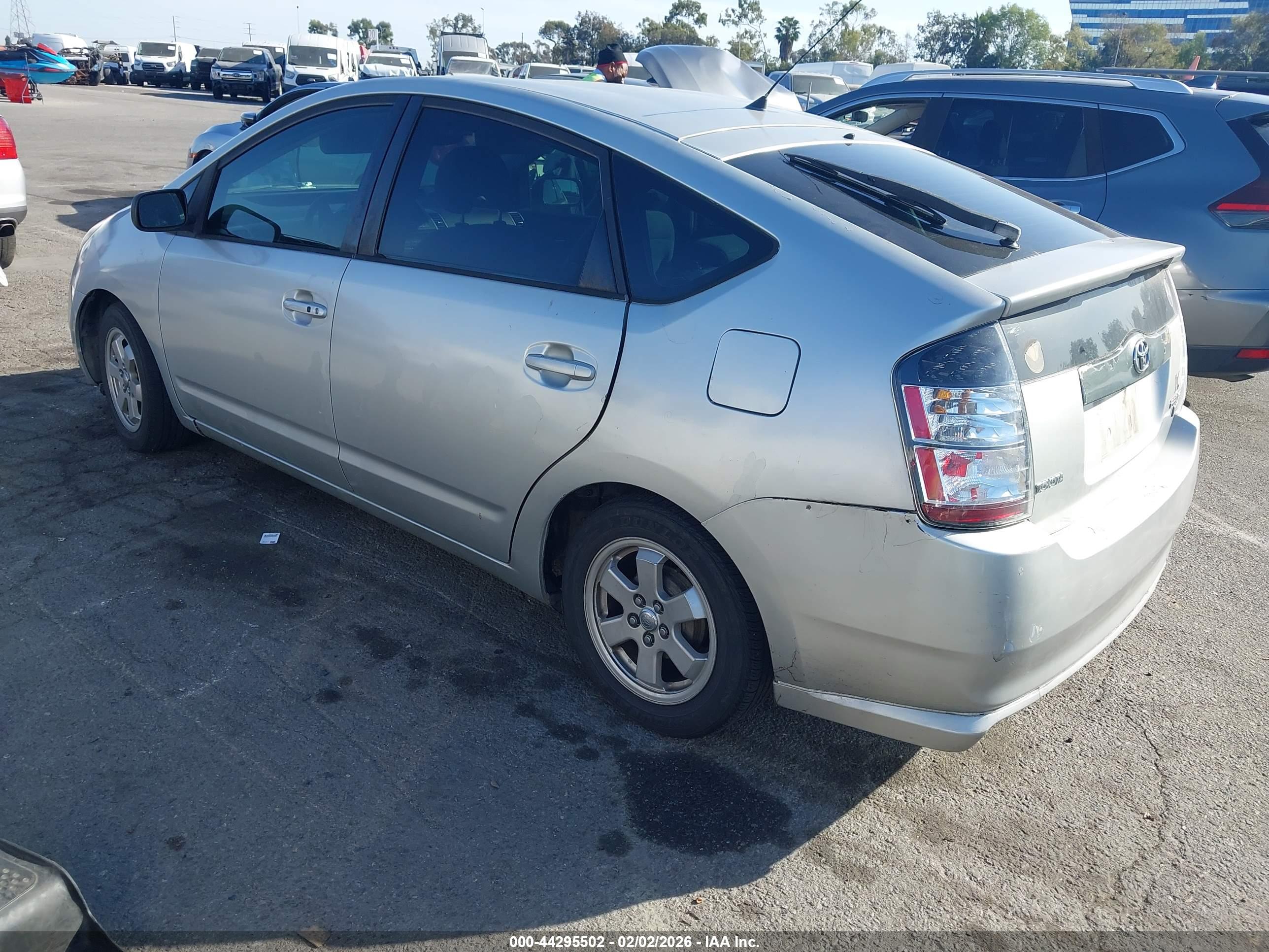 TOYOTA PRIUS image 3