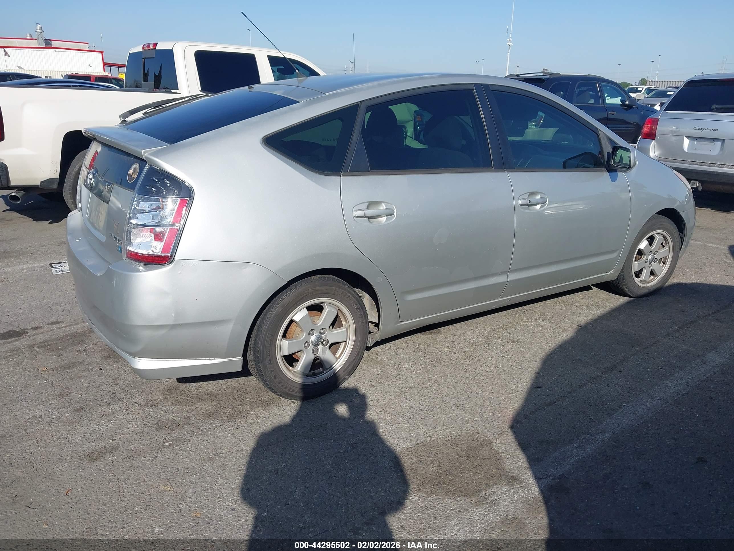 TOYOTA PRIUS image 4