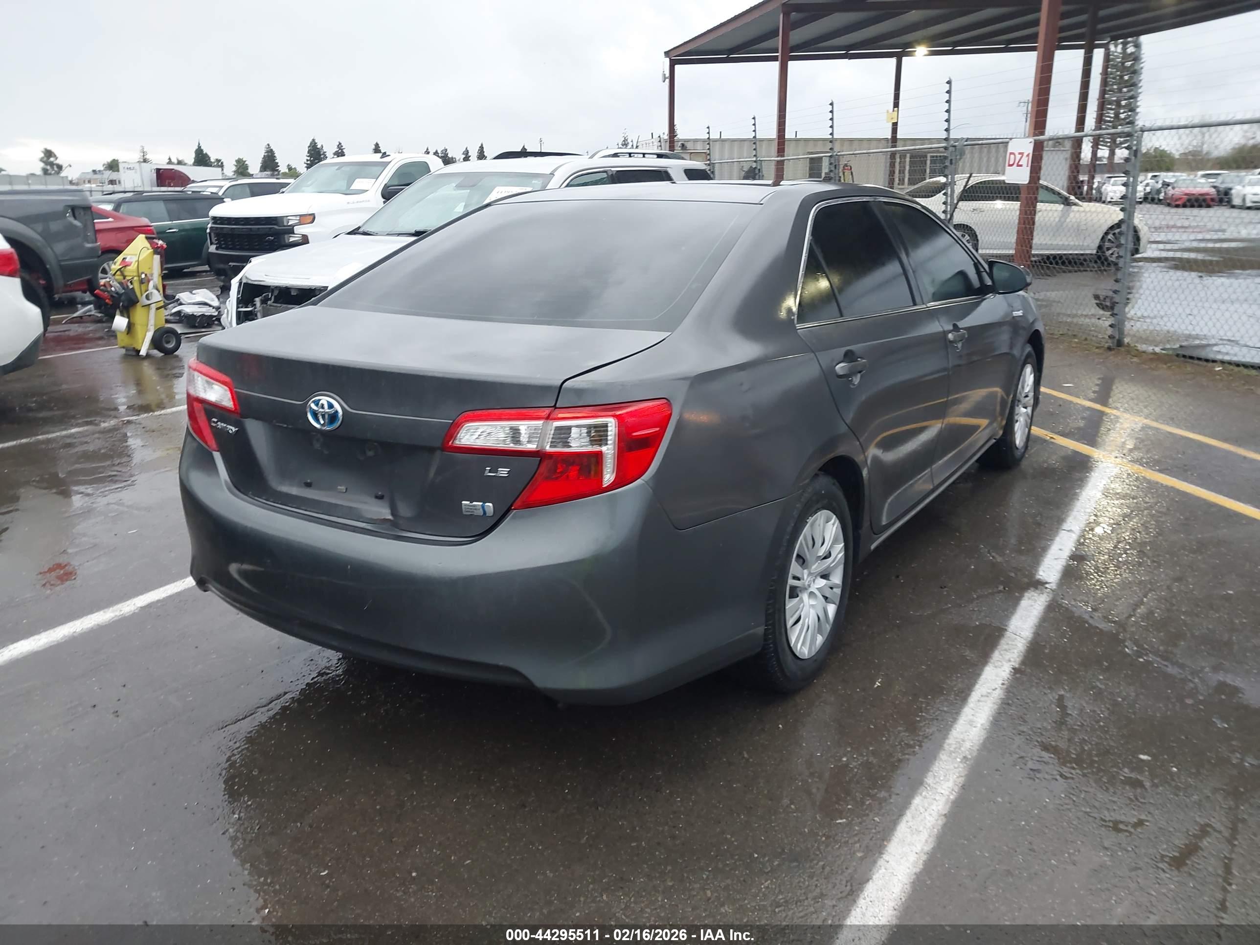 TOYOTA CAMRY image 4