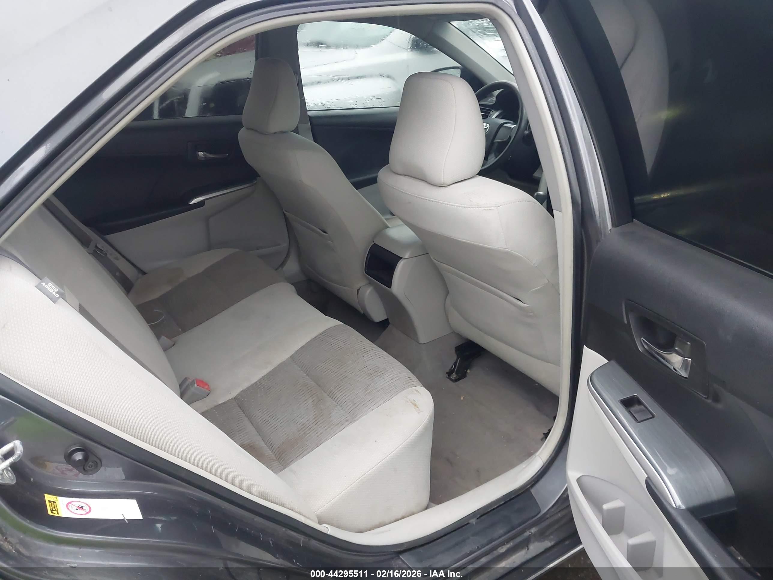 TOYOTA CAMRY image 8