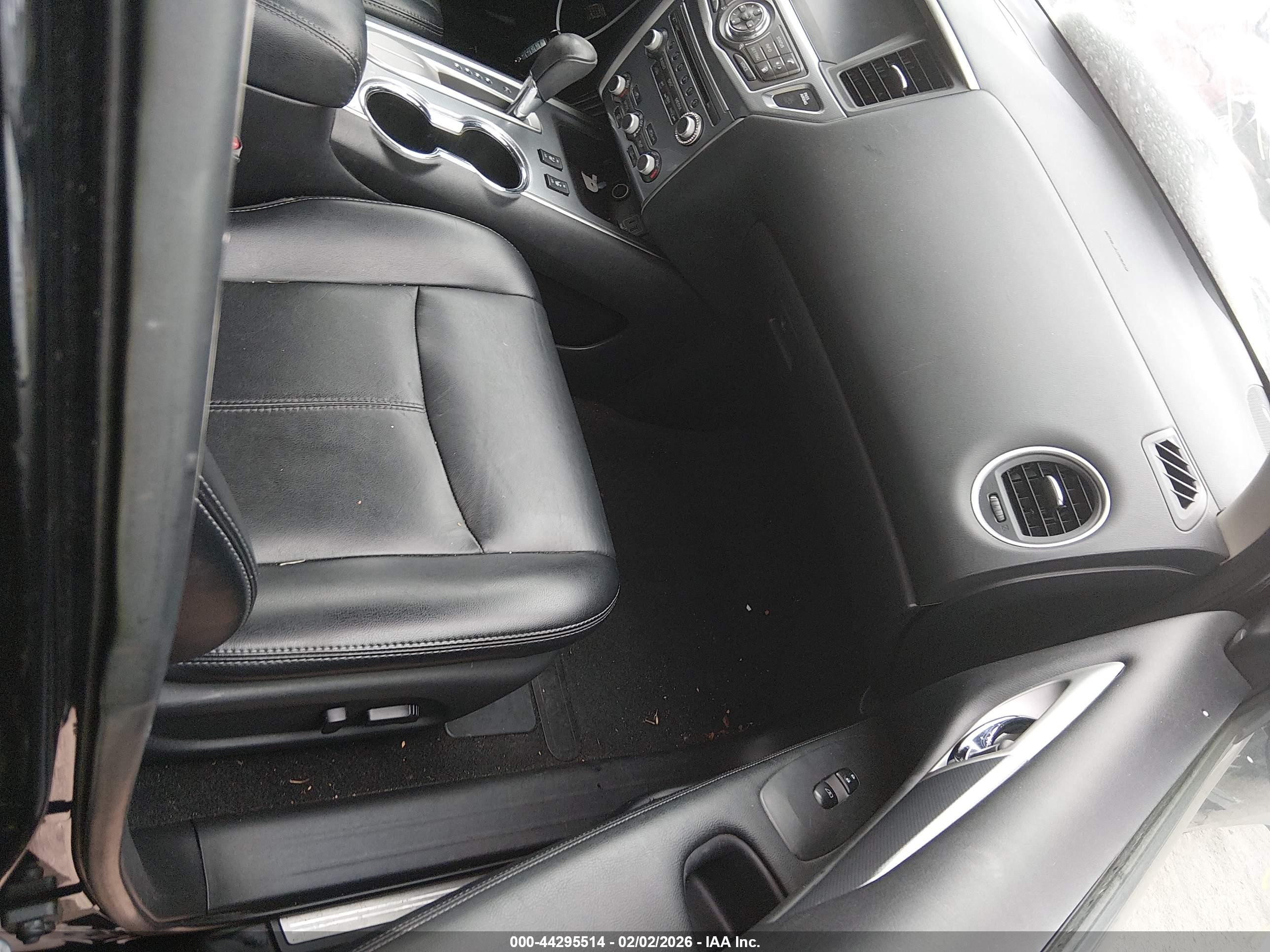NISSAN PATHFINDER image 5