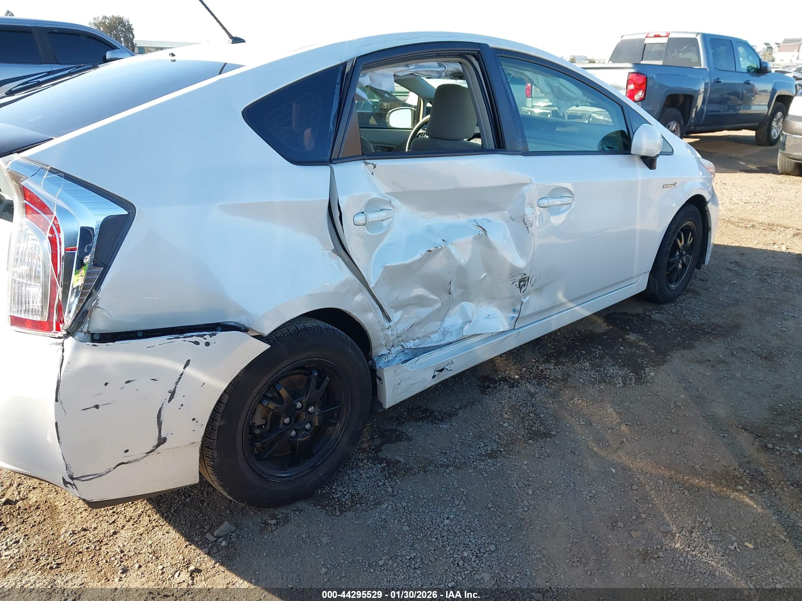 TOYOTA PRIUS image 6