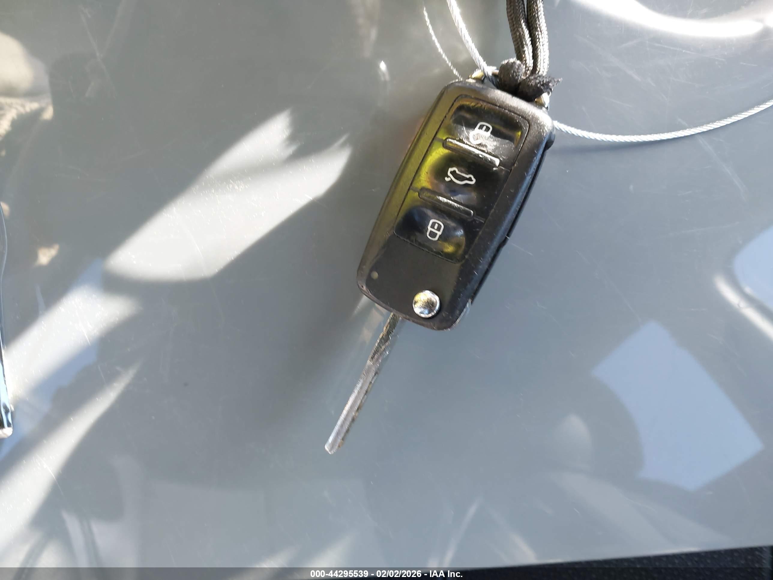 VOLKSWAGEN PASSAT image 11