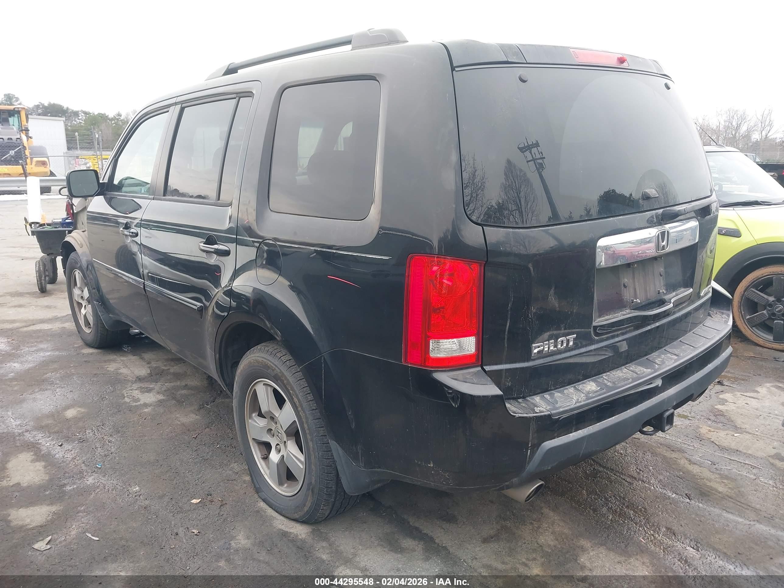 HONDA PILOT image 3