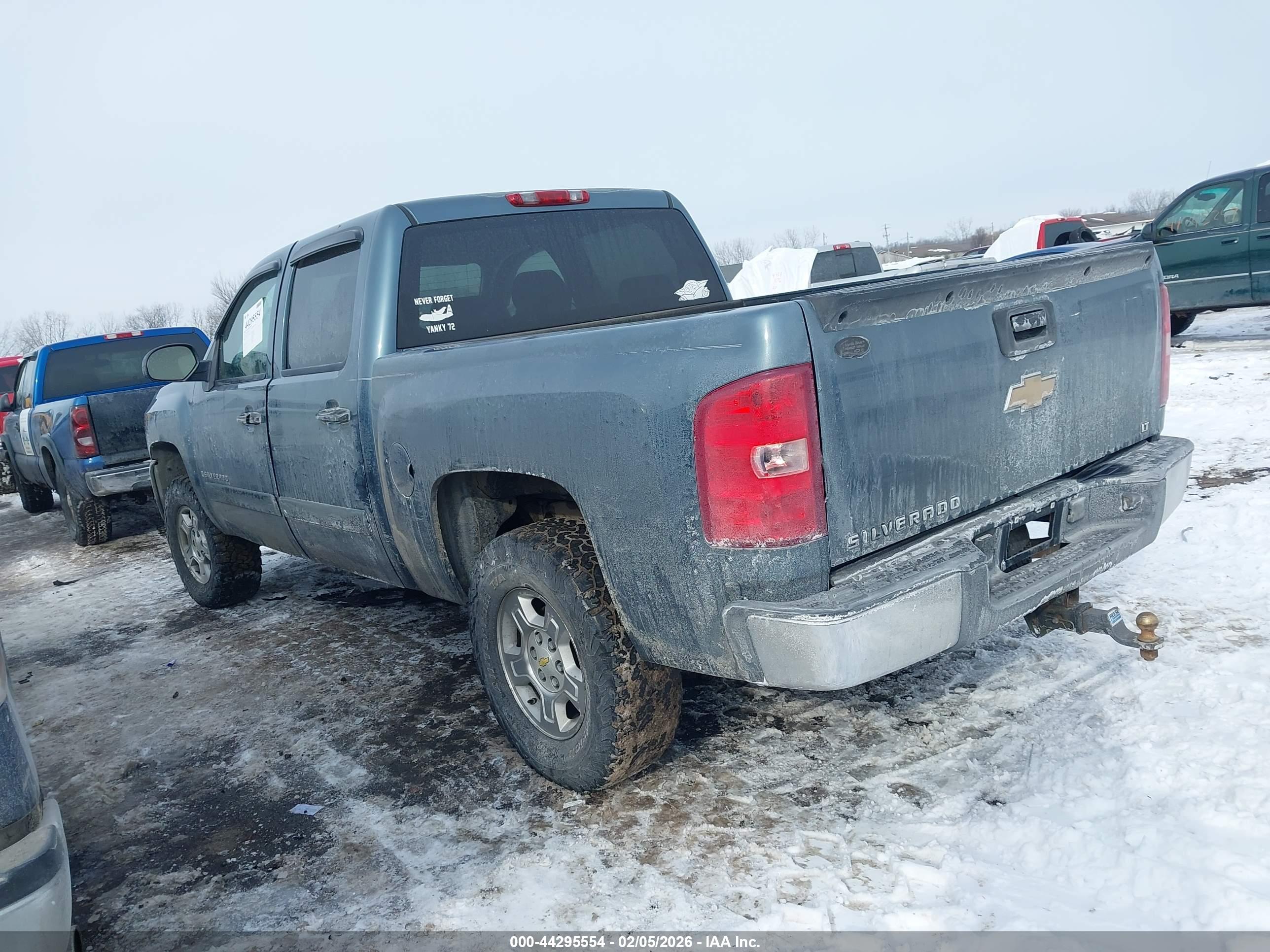 CHEVROLET SILVERADO image 3