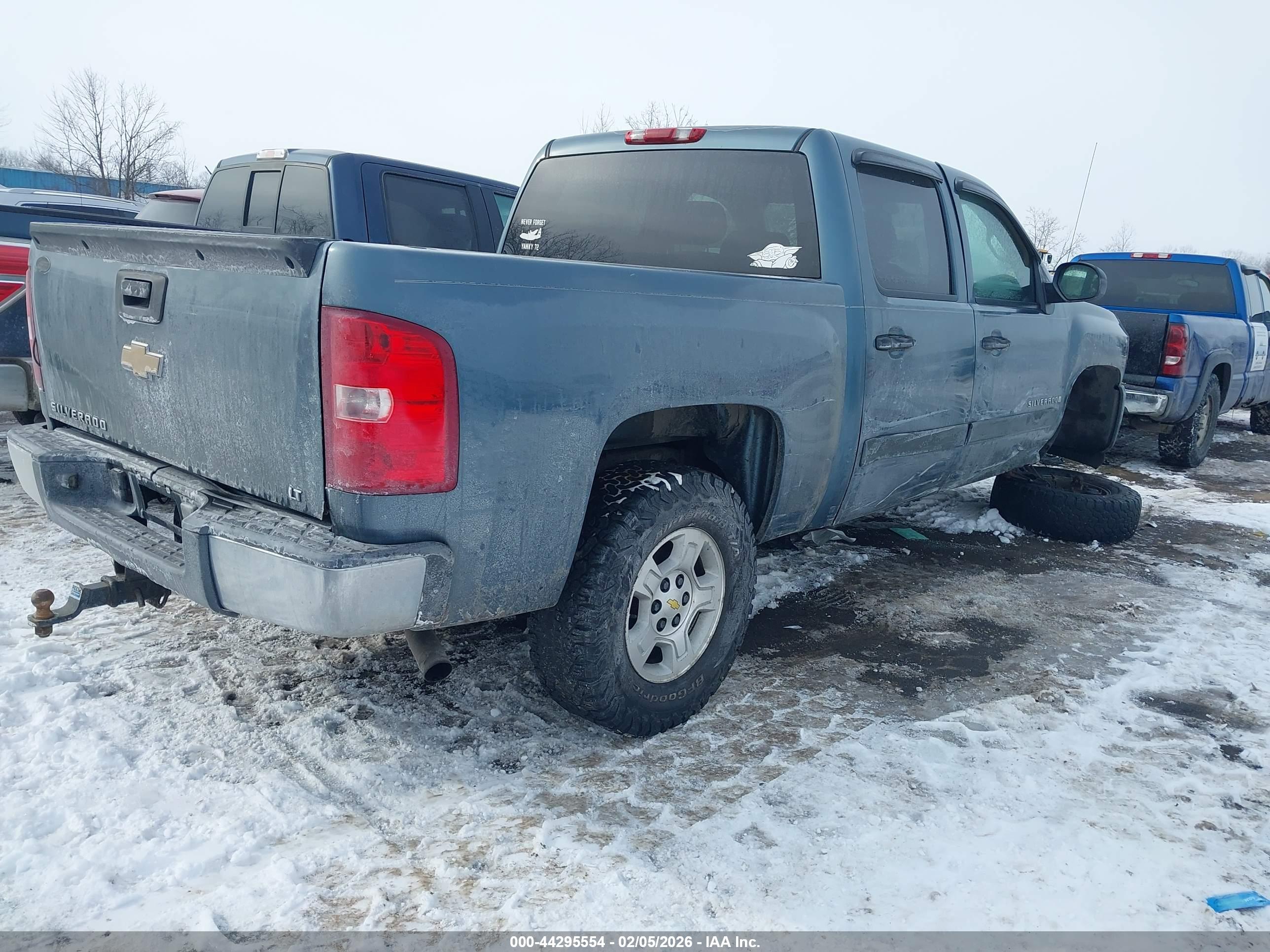 CHEVROLET SILVERADO image 4