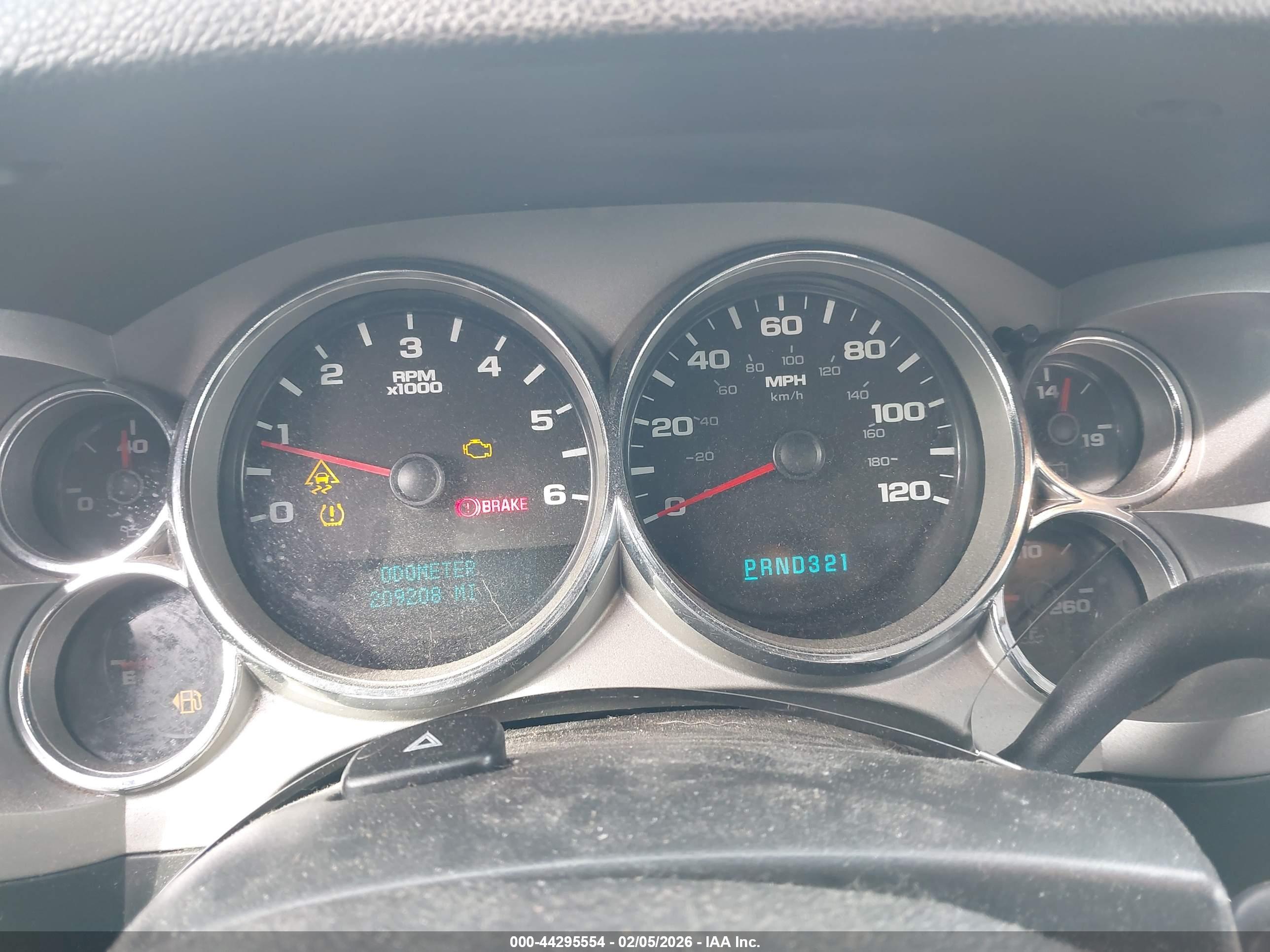 CHEVROLET SILVERADO image 7