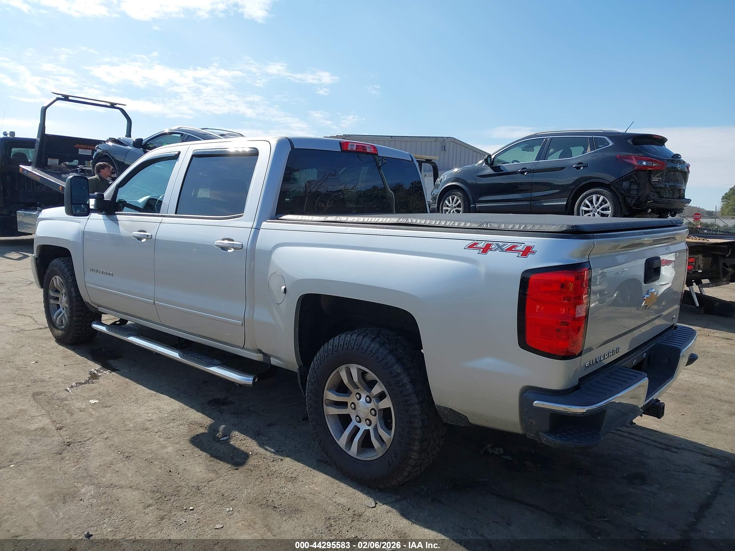 CHEVROLET SILVERADO image 3