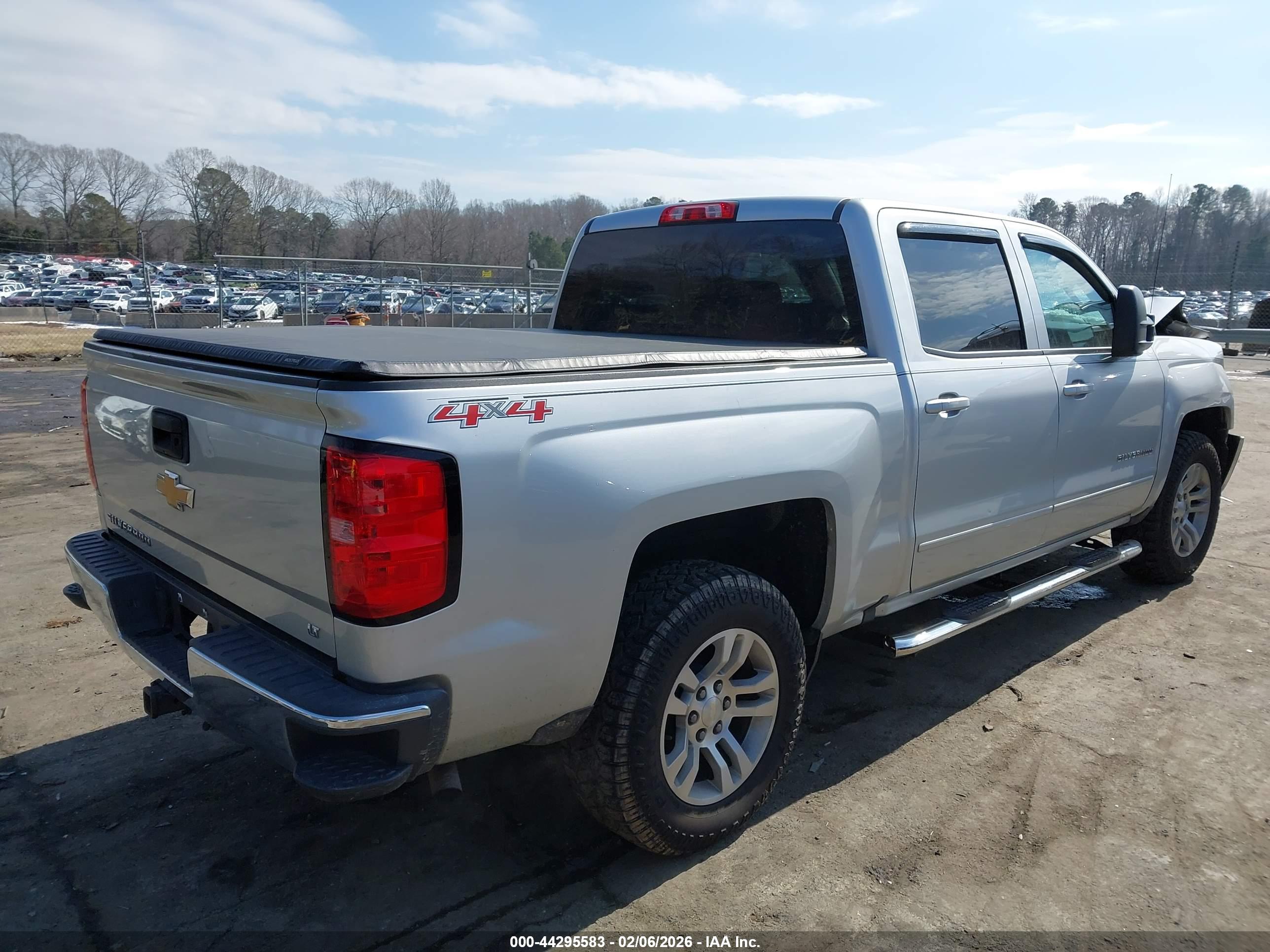 CHEVROLET SILVERADO image 4