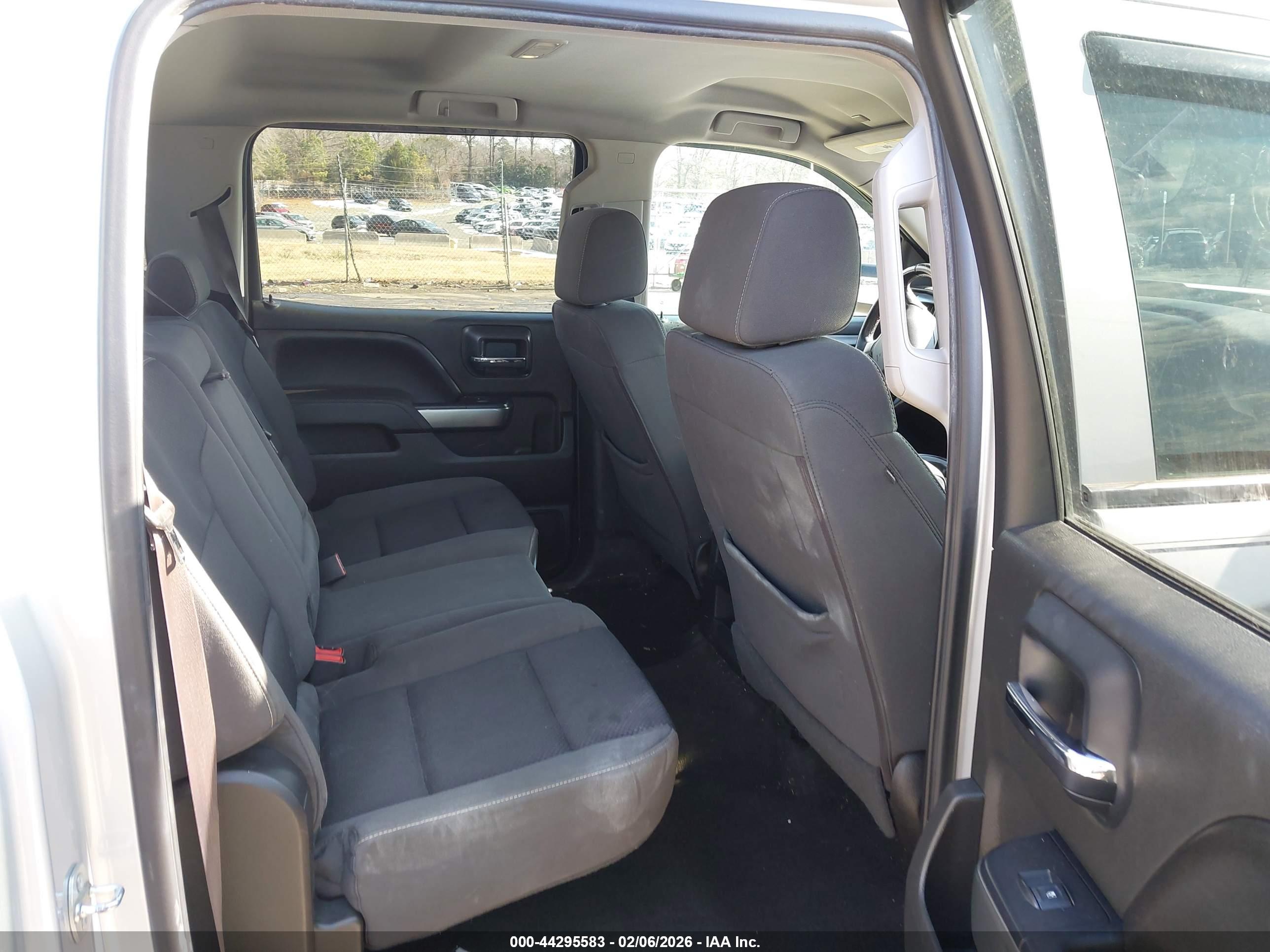 CHEVROLET SILVERADO image 8