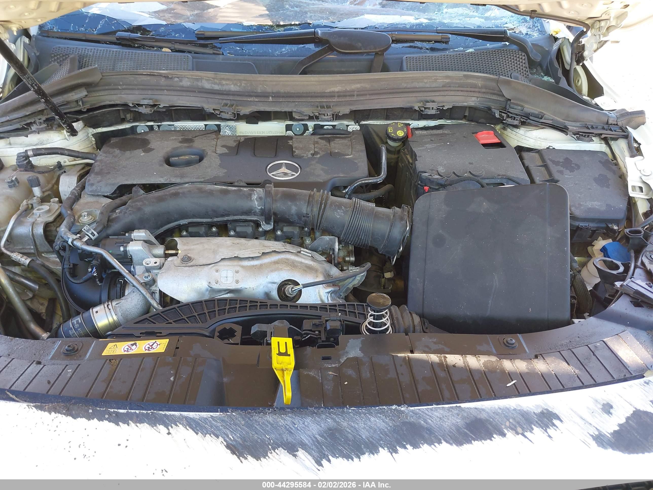 MERCEDES-BENZ GLA image 10