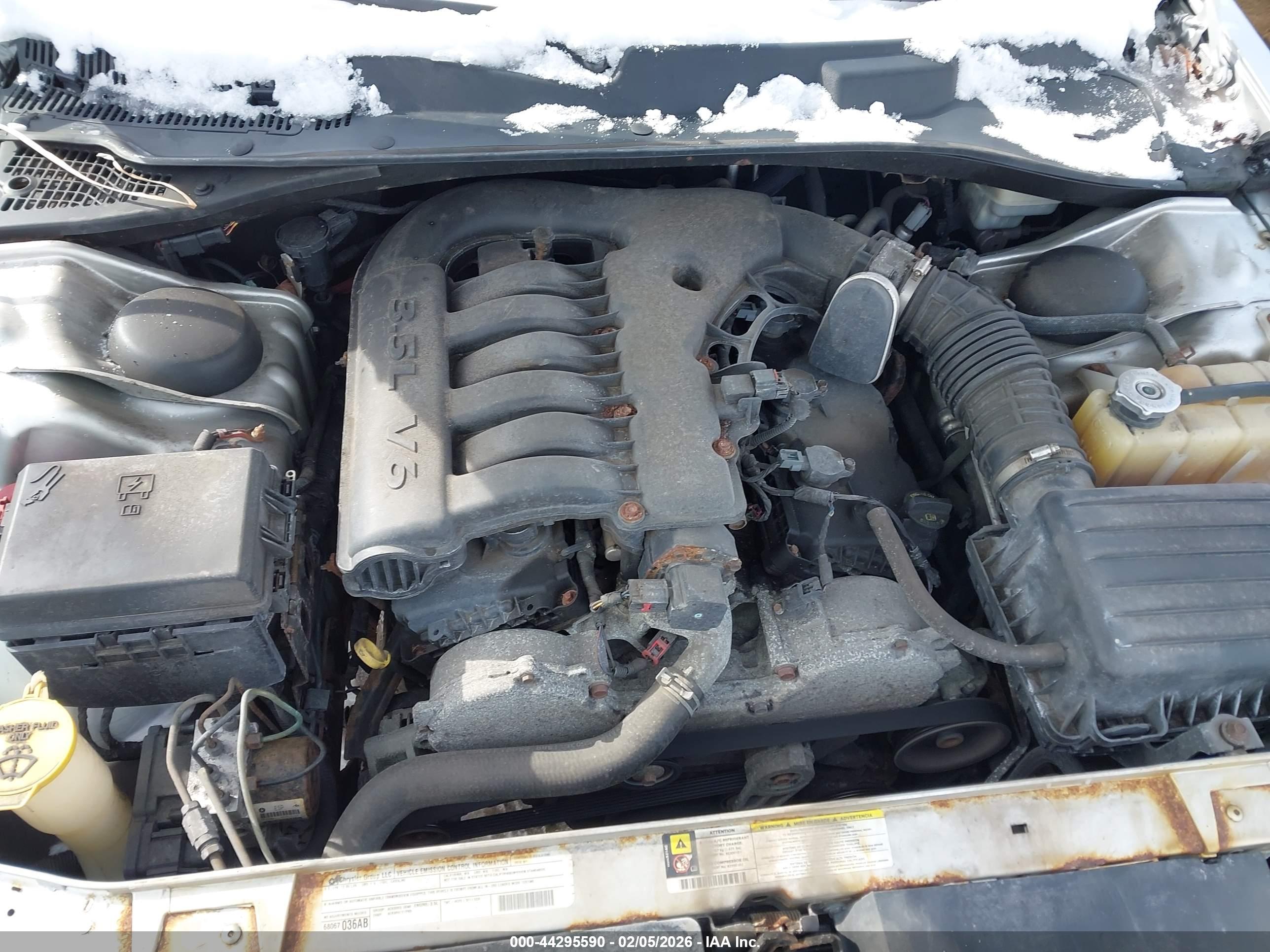 CHRYSLER 300 image 10