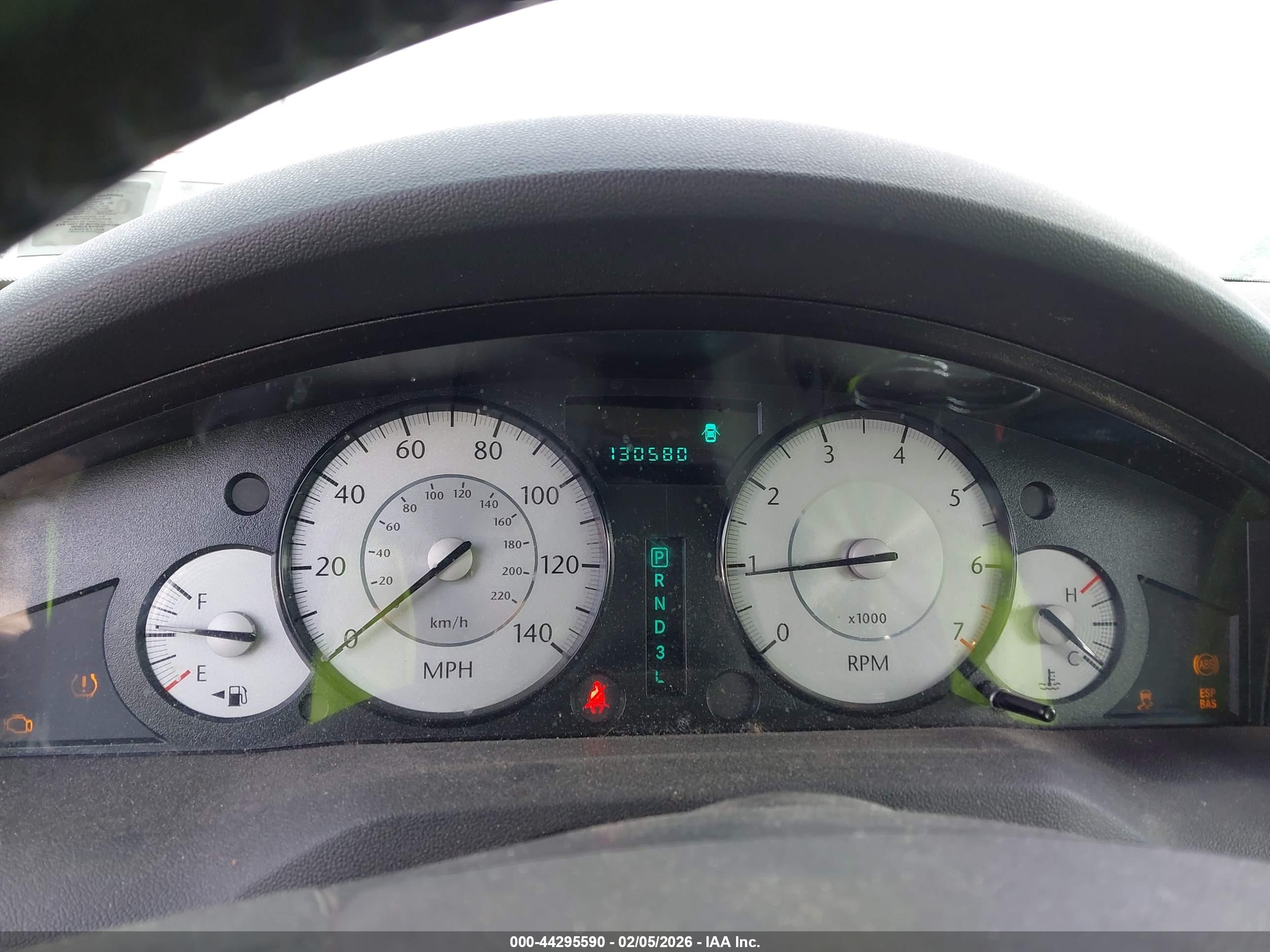 CHRYSLER 300 image 7