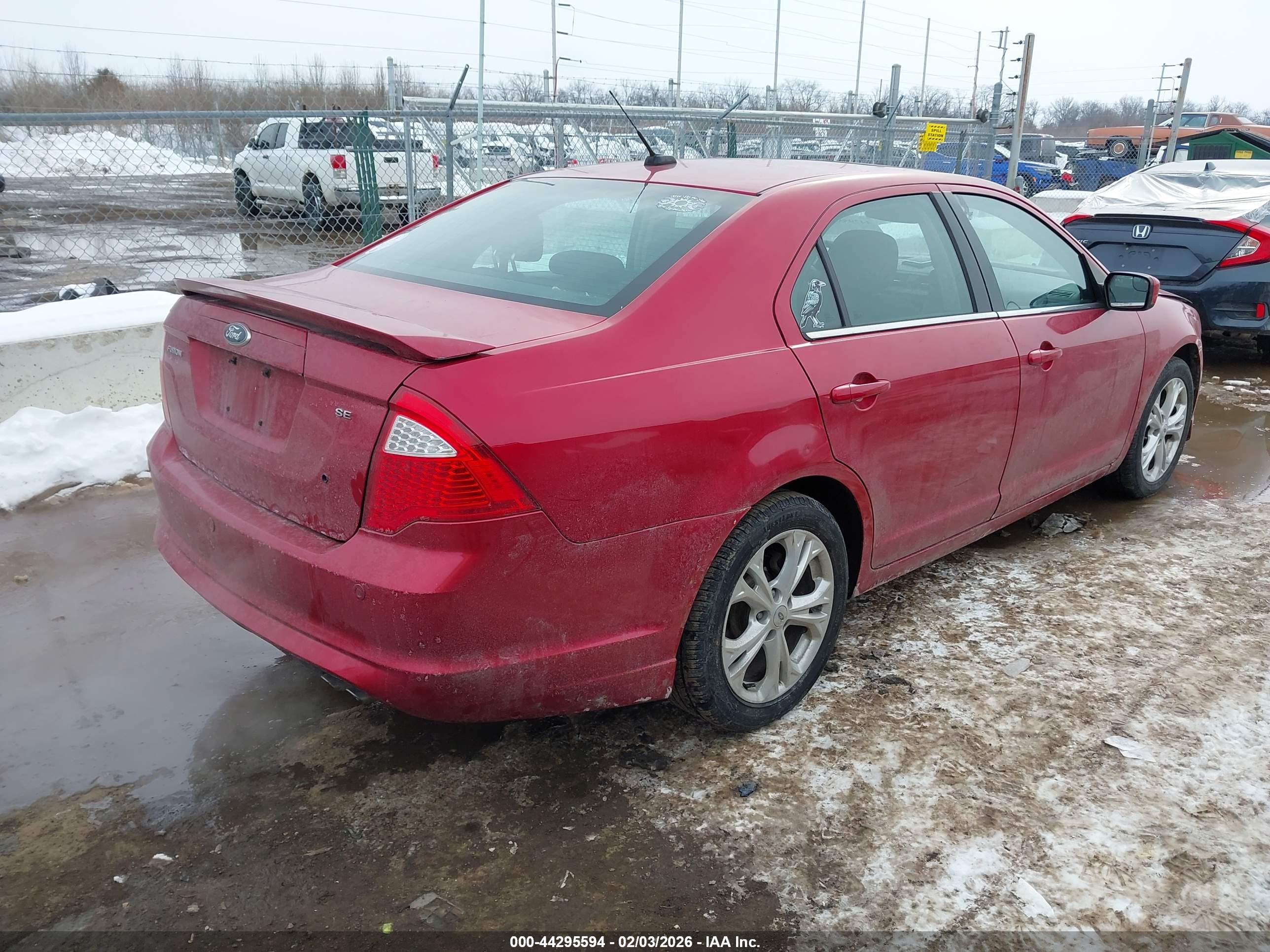 FORD FUSION image 4