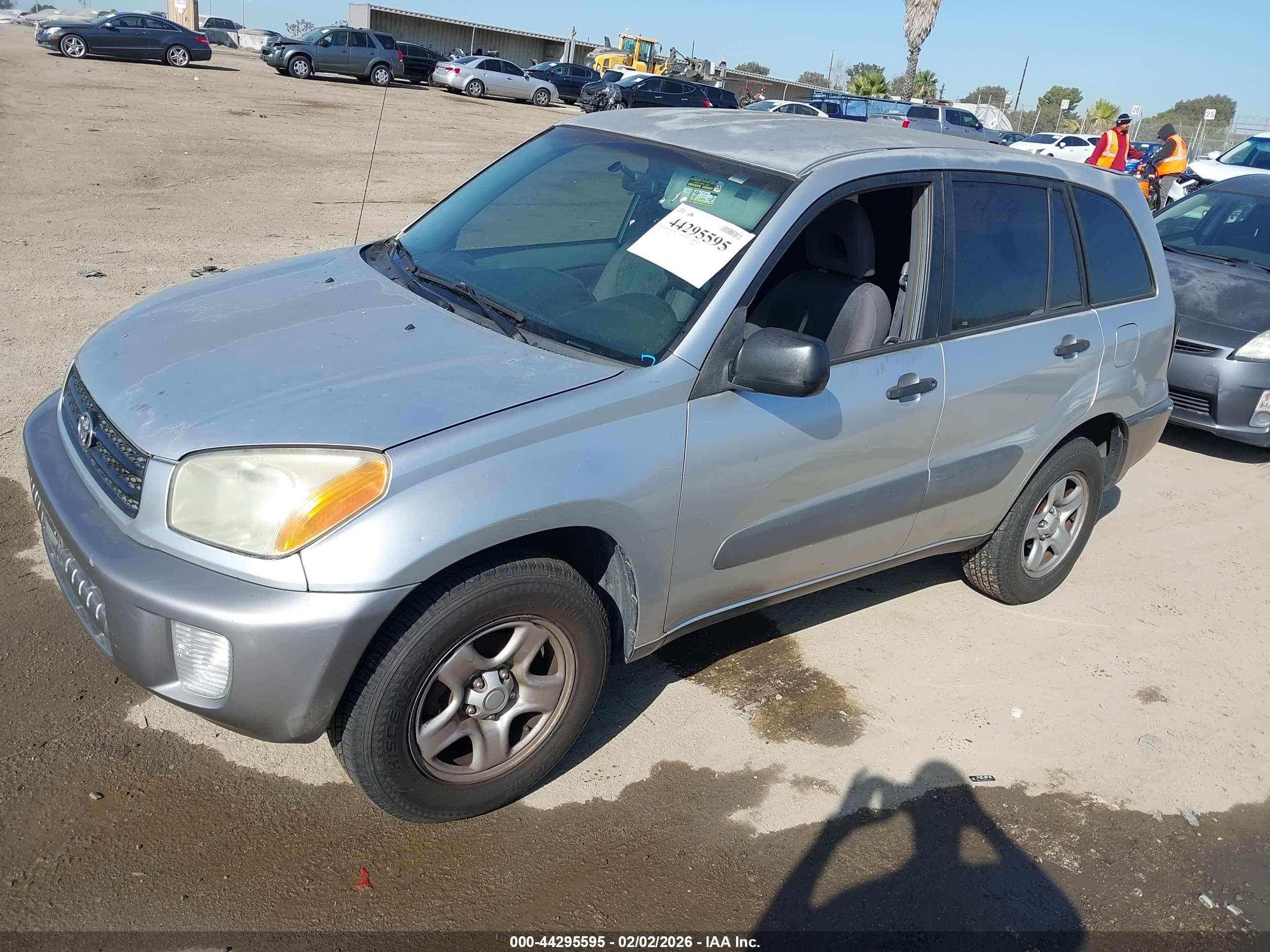TOYOTA RAV4 image 2