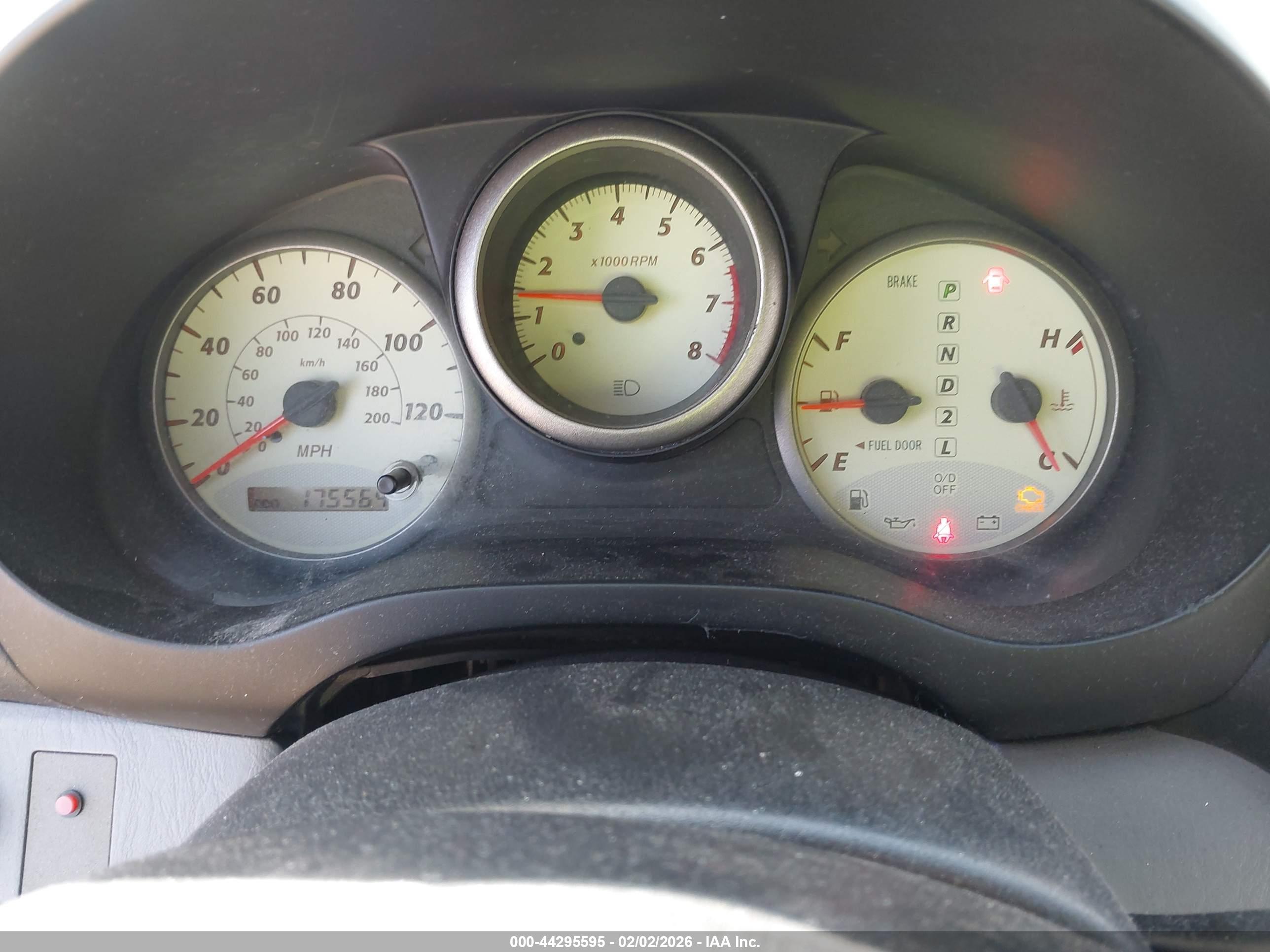 TOYOTA RAV4 image 7