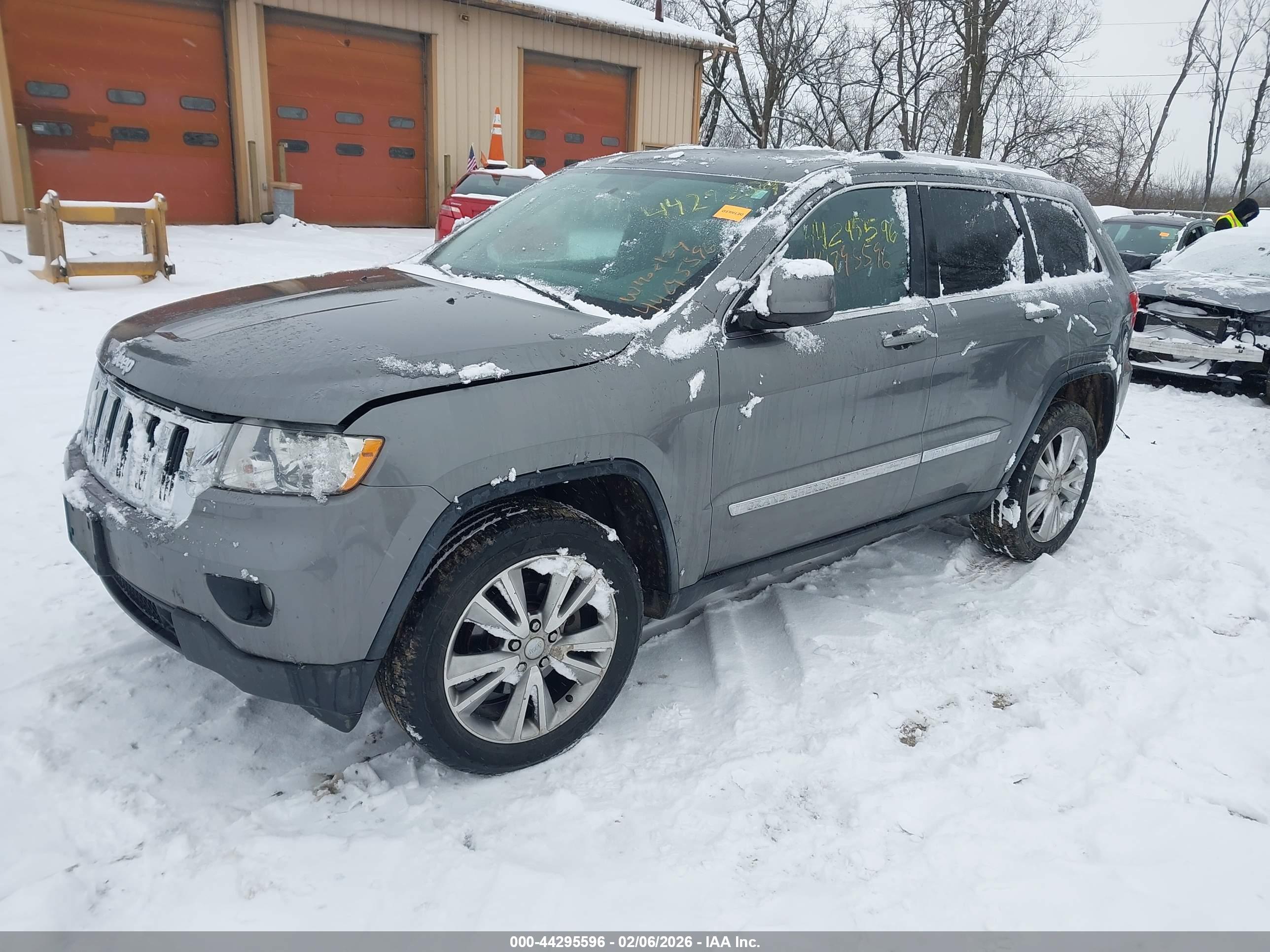 JEEP GRAND image 2