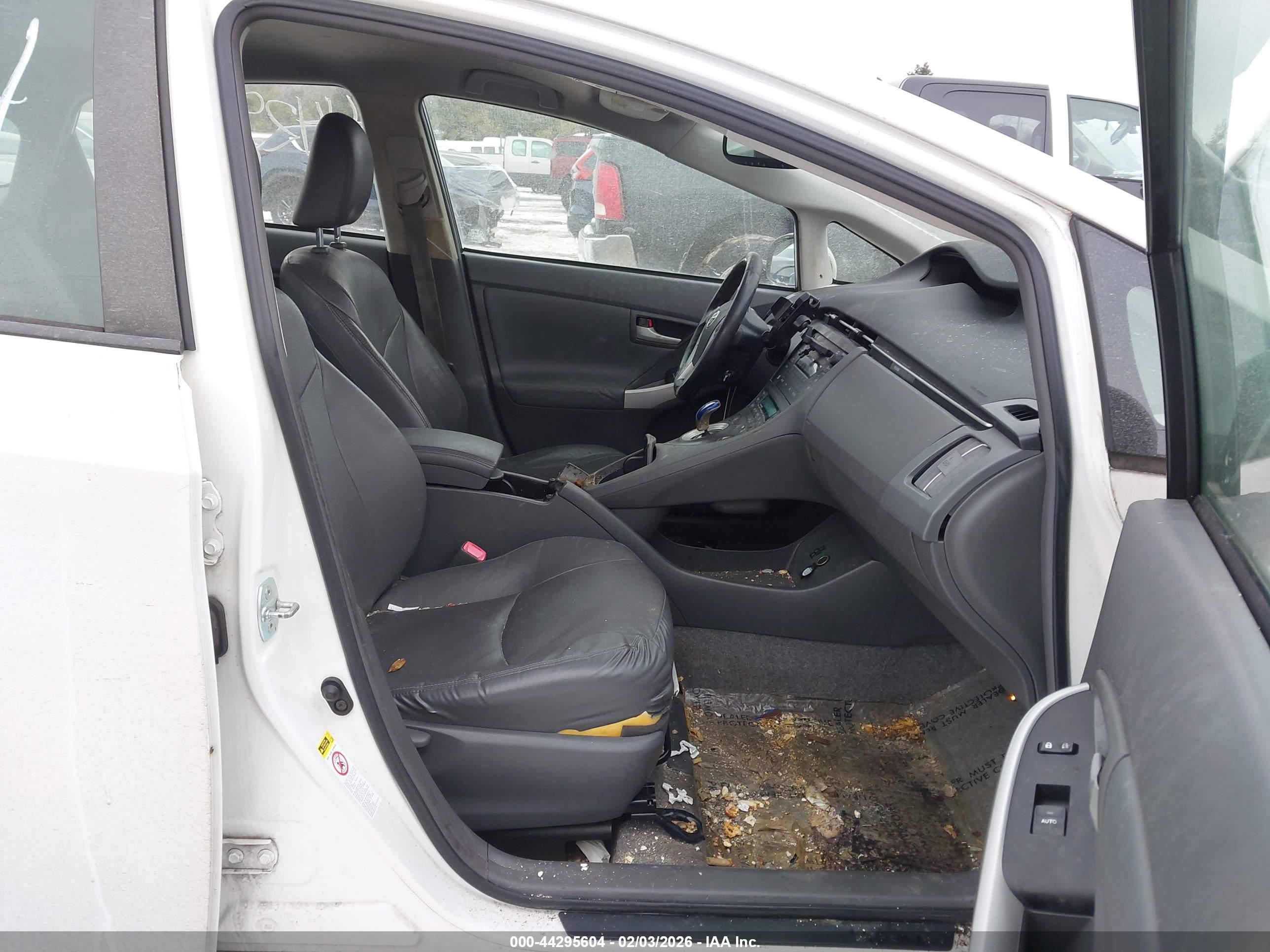 TOYOTA PRIUS image 5