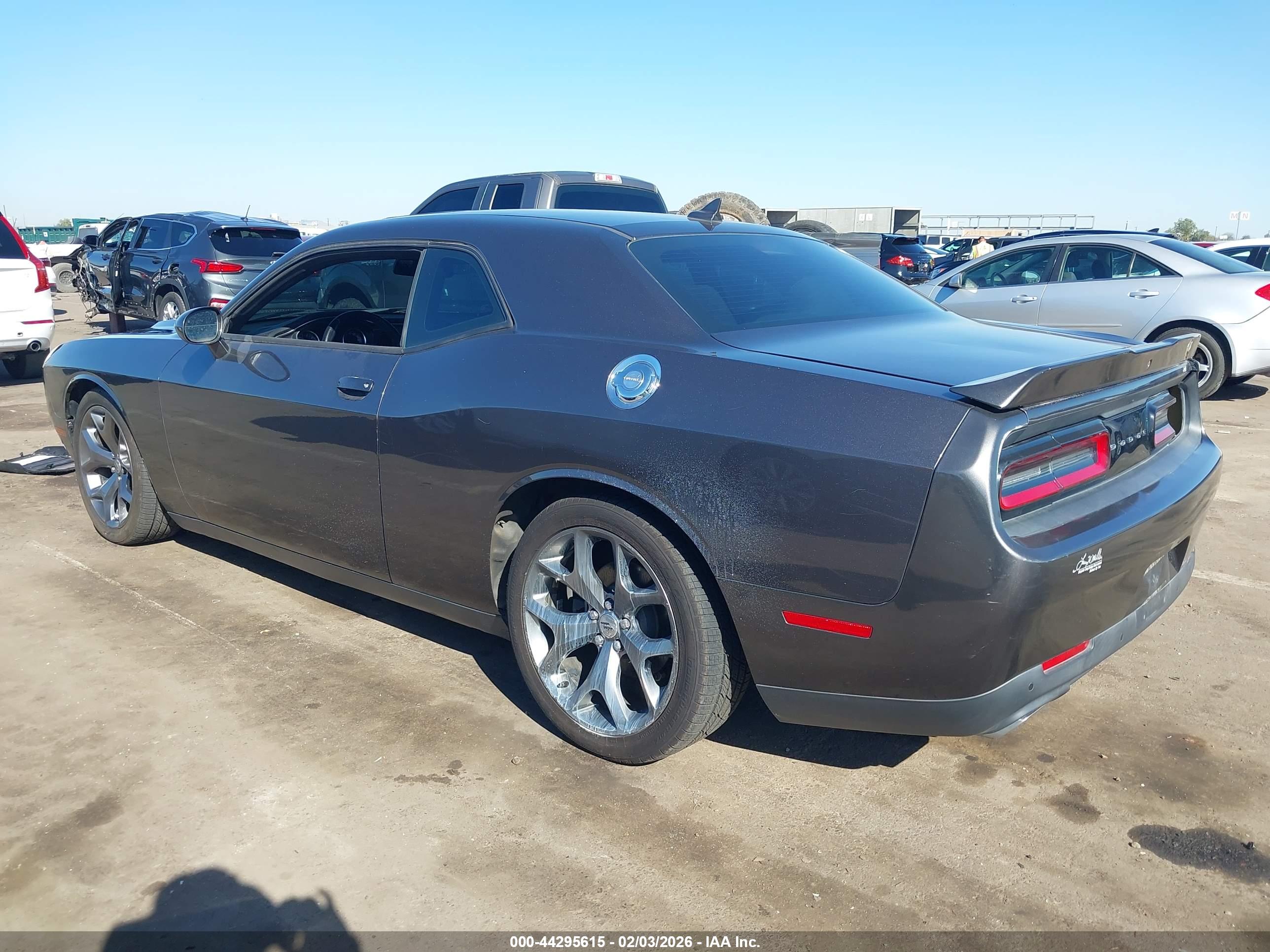 DODGE CHALLENGER image 3